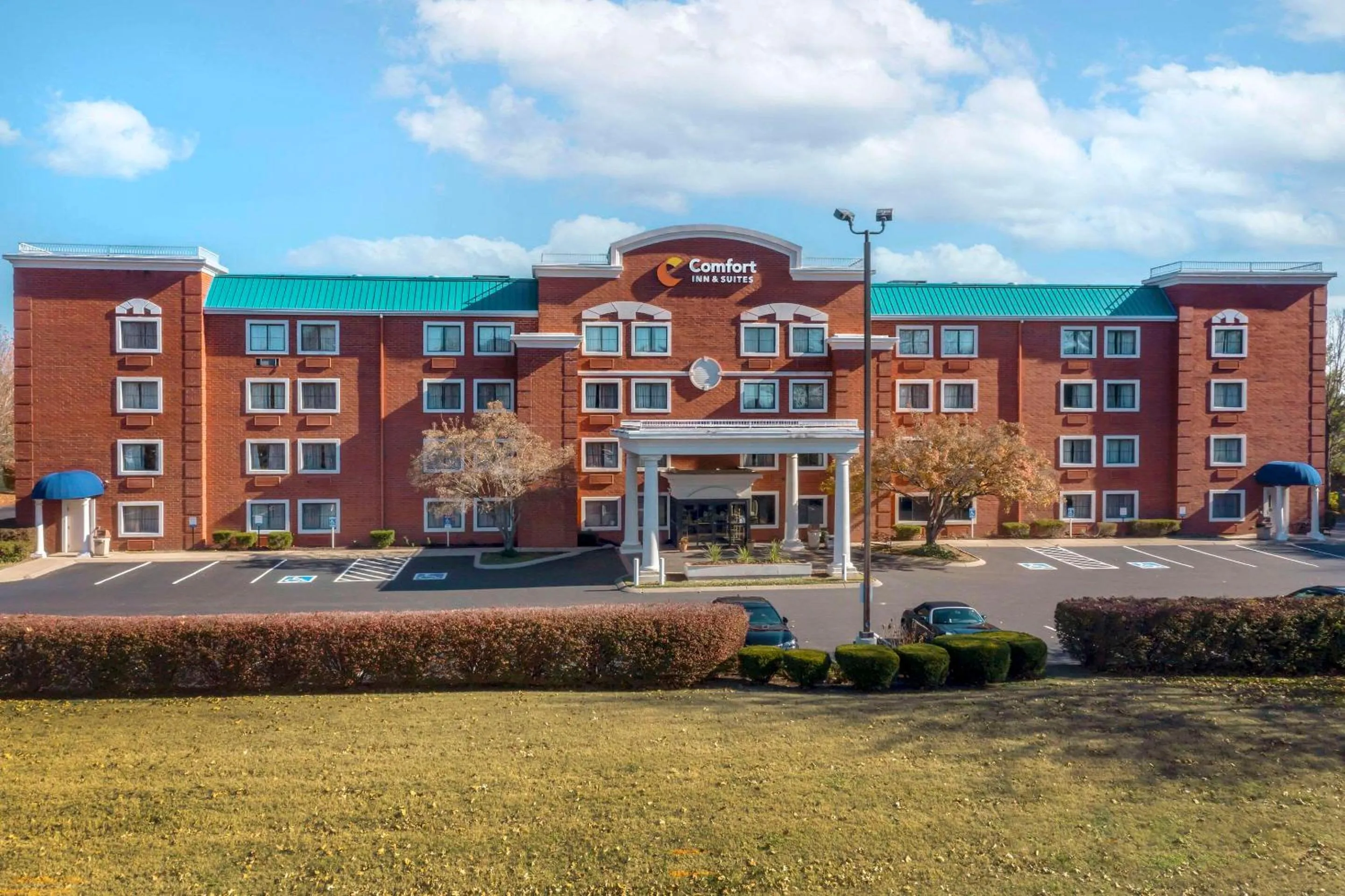 Property building in Comfort Inn & Suites Brentwood - Nashville