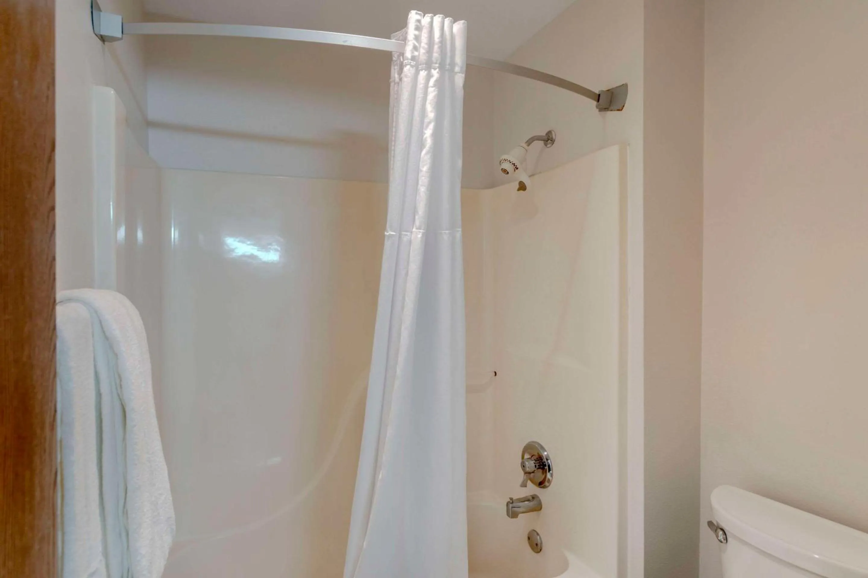 Bedroom in Comfort Inn & Suites Brentwood - Nashville