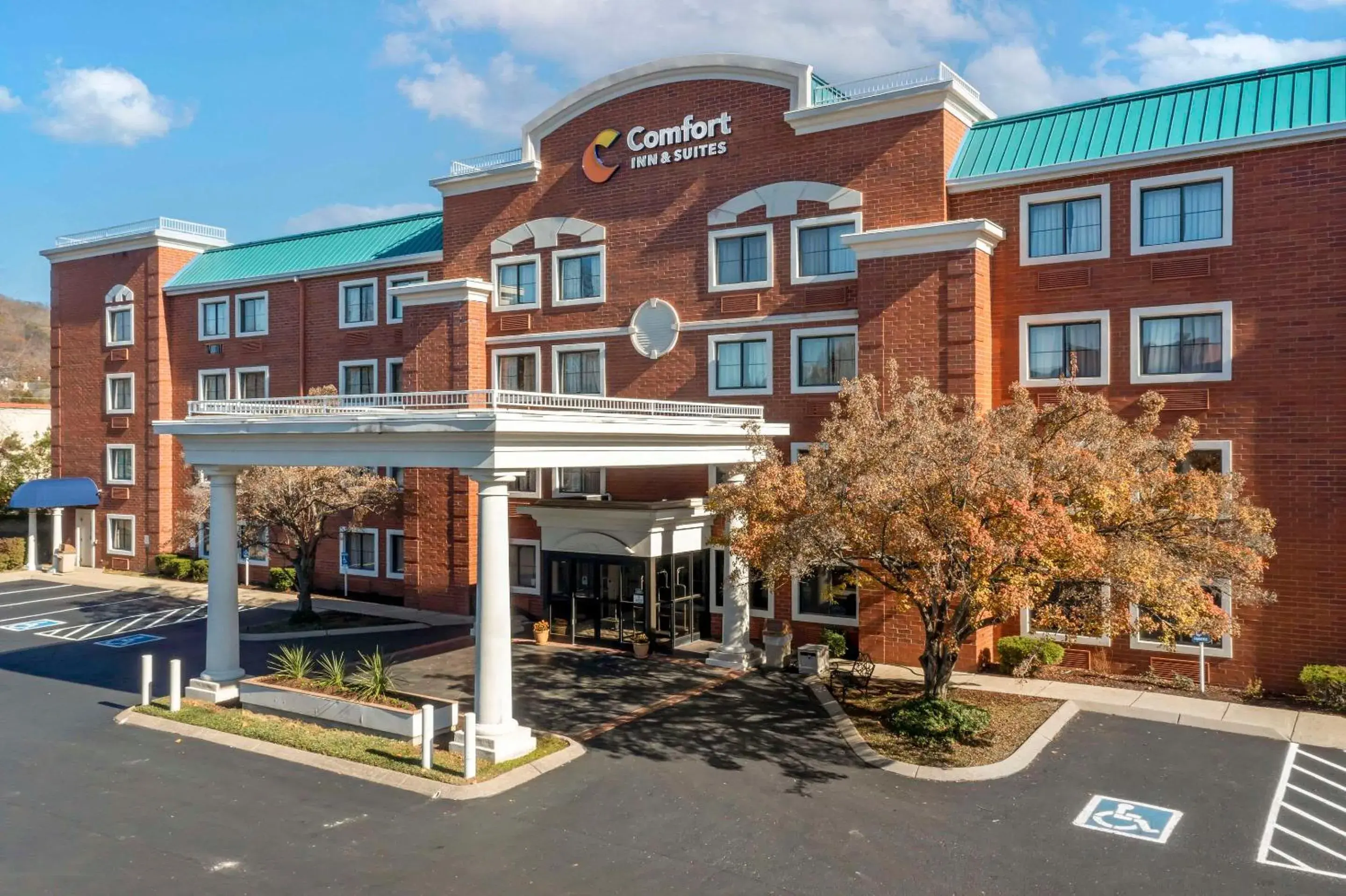 Property building in Comfort Inn & Suites Brentwood - Nashville Property building in Comfort Inn & Suites Brentwood - Nashville