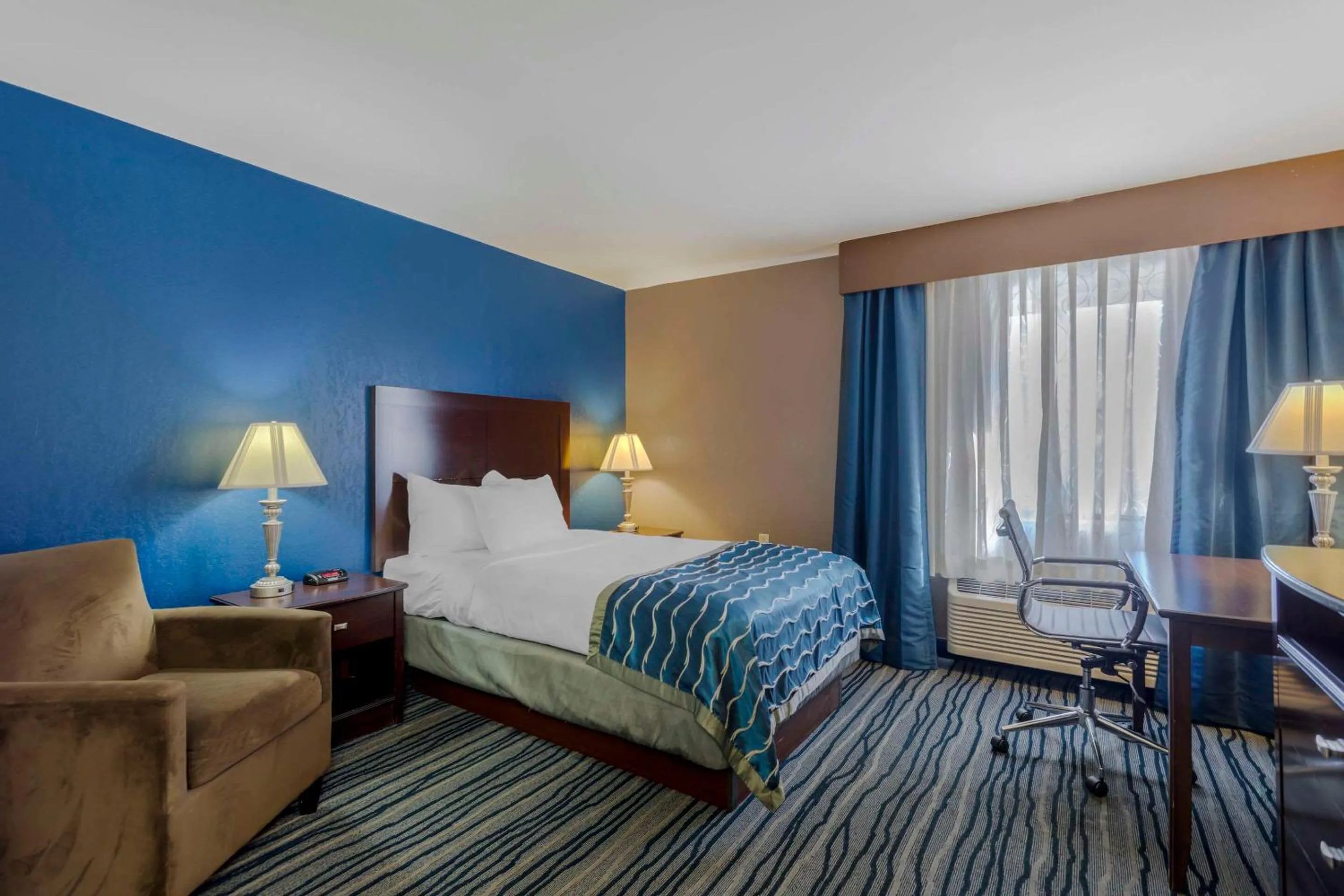 Bedroom, Bed in Comfort Inn & Suites Brentwood - Nashville