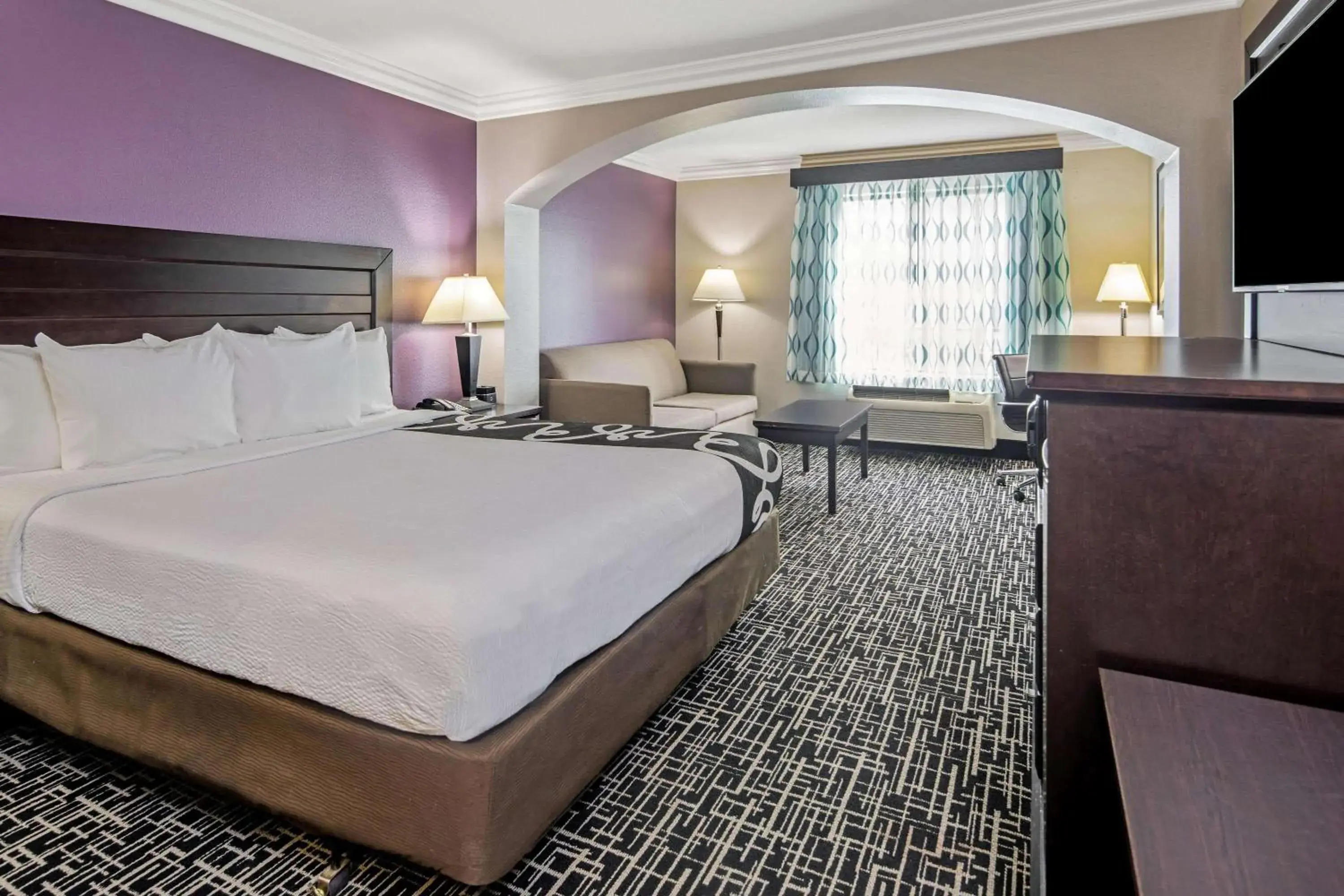 Photo of the whole room, Bed in La Quinta by Wyndham Temecula Photo of the whole room, Bed in La Quinta by Wyndham Temecula