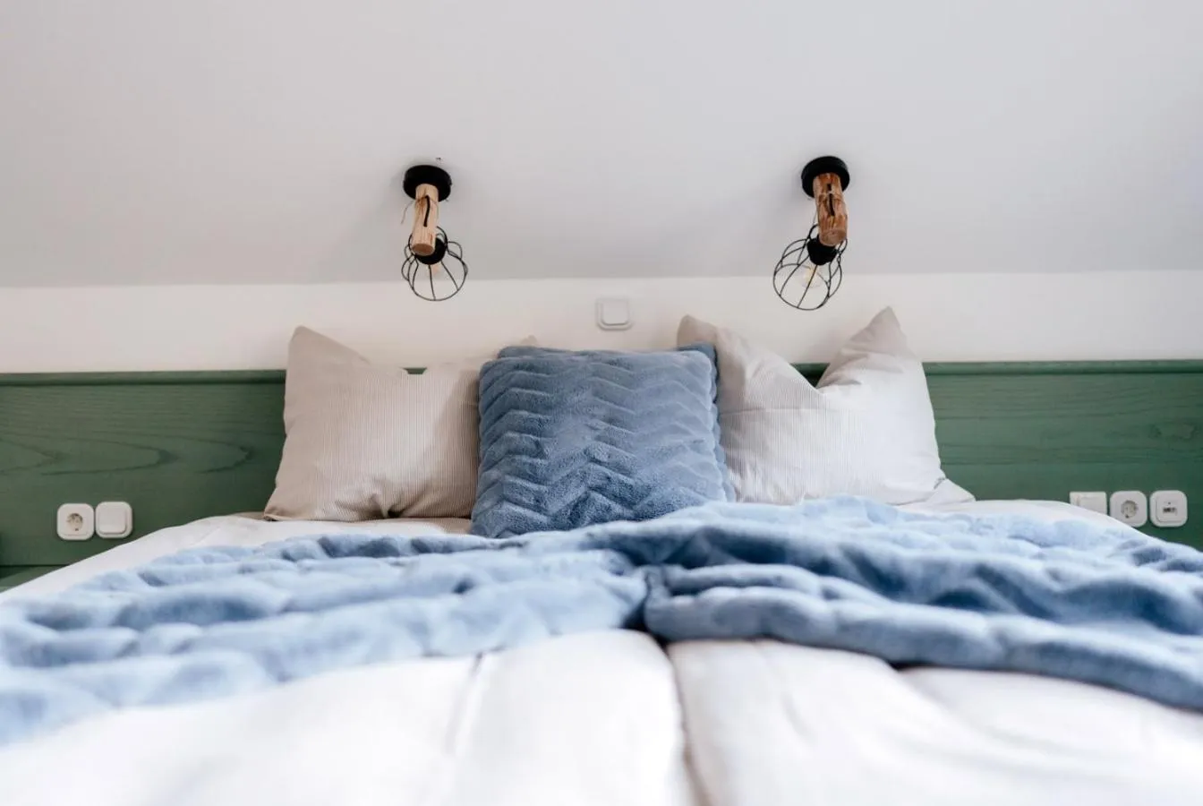 Other, Bed in Eko hiša-Eco House Na razpotju