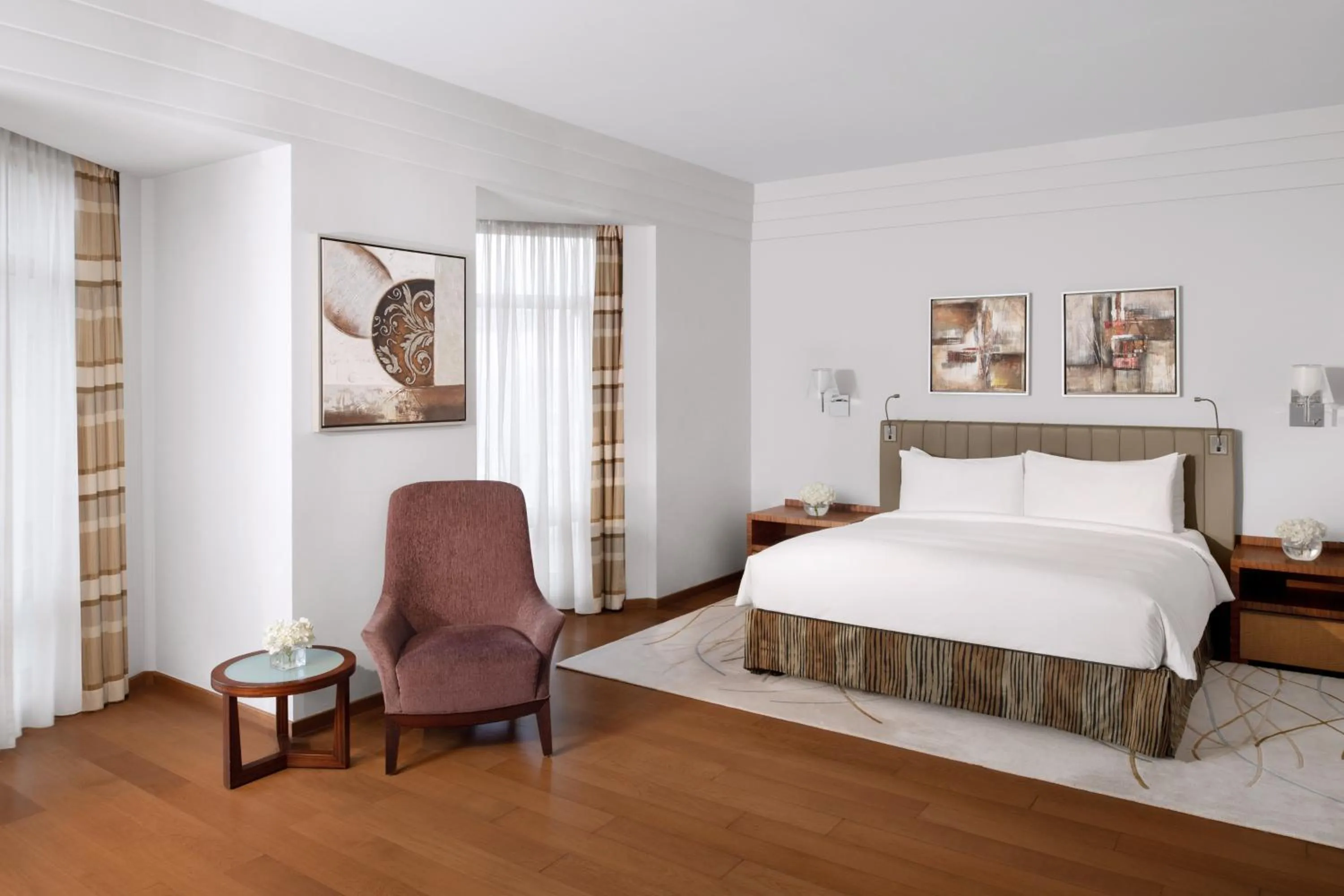 Photo of the whole room, Bed in InterContinental Al Khobar by IHG