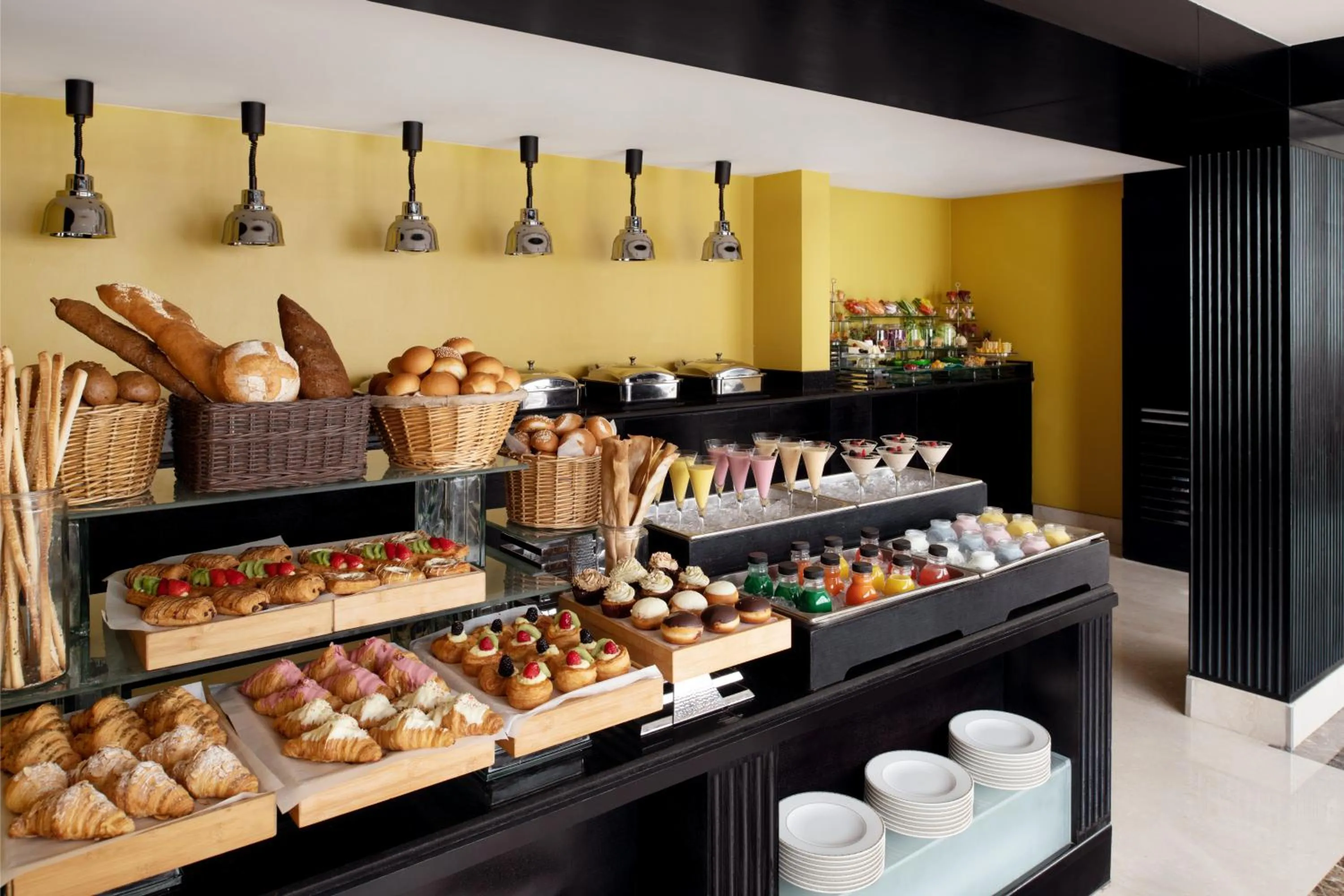 Food and drinks in InterContinental Al Khobar by IHG