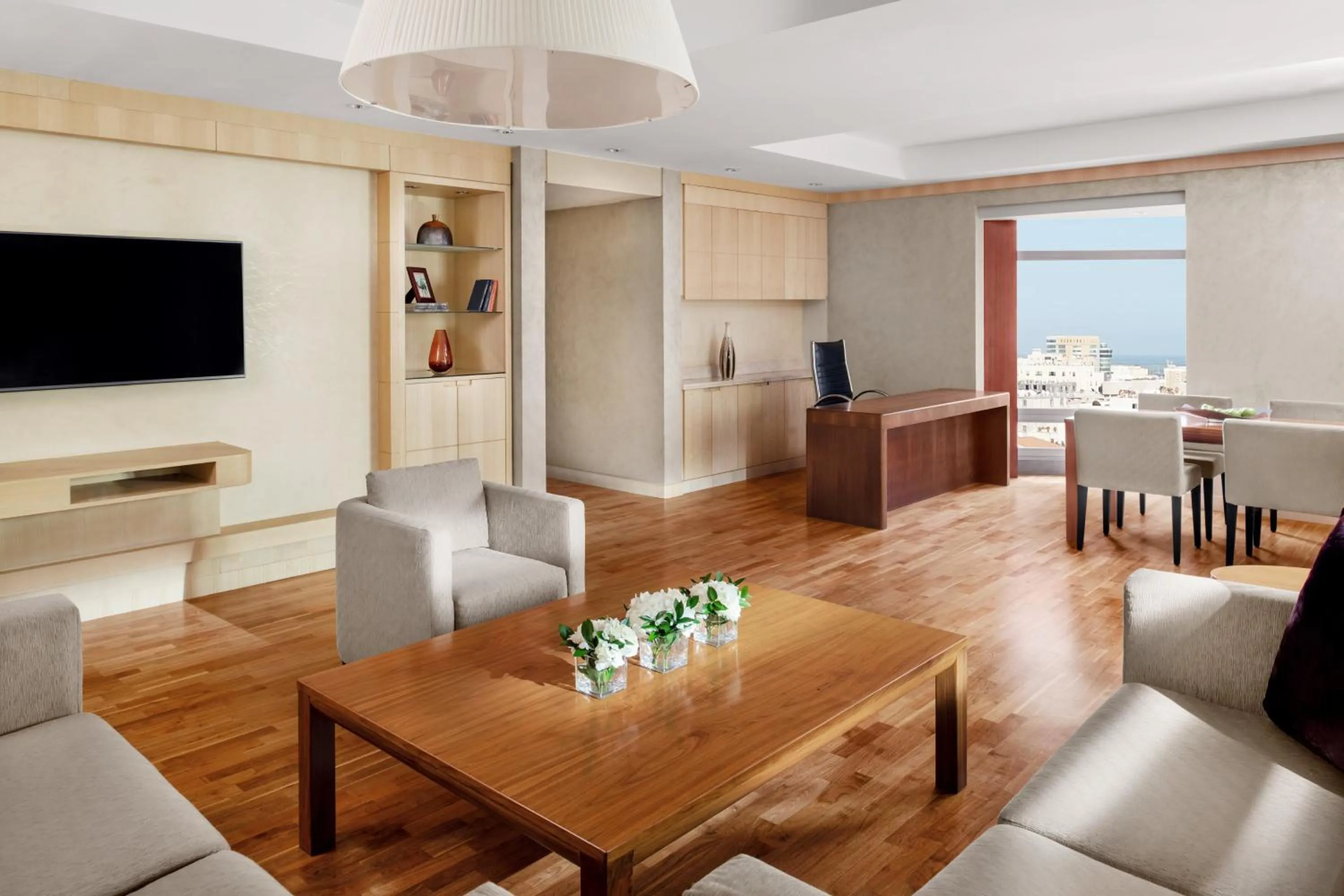 Photo of the whole room in InterContinental Al Khobar by IHG