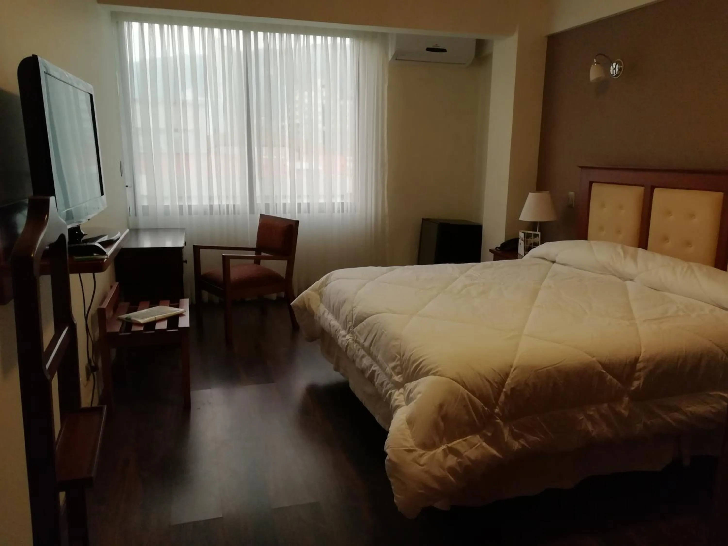 Photo of the whole room, Bed in Gran Hotel Toloma