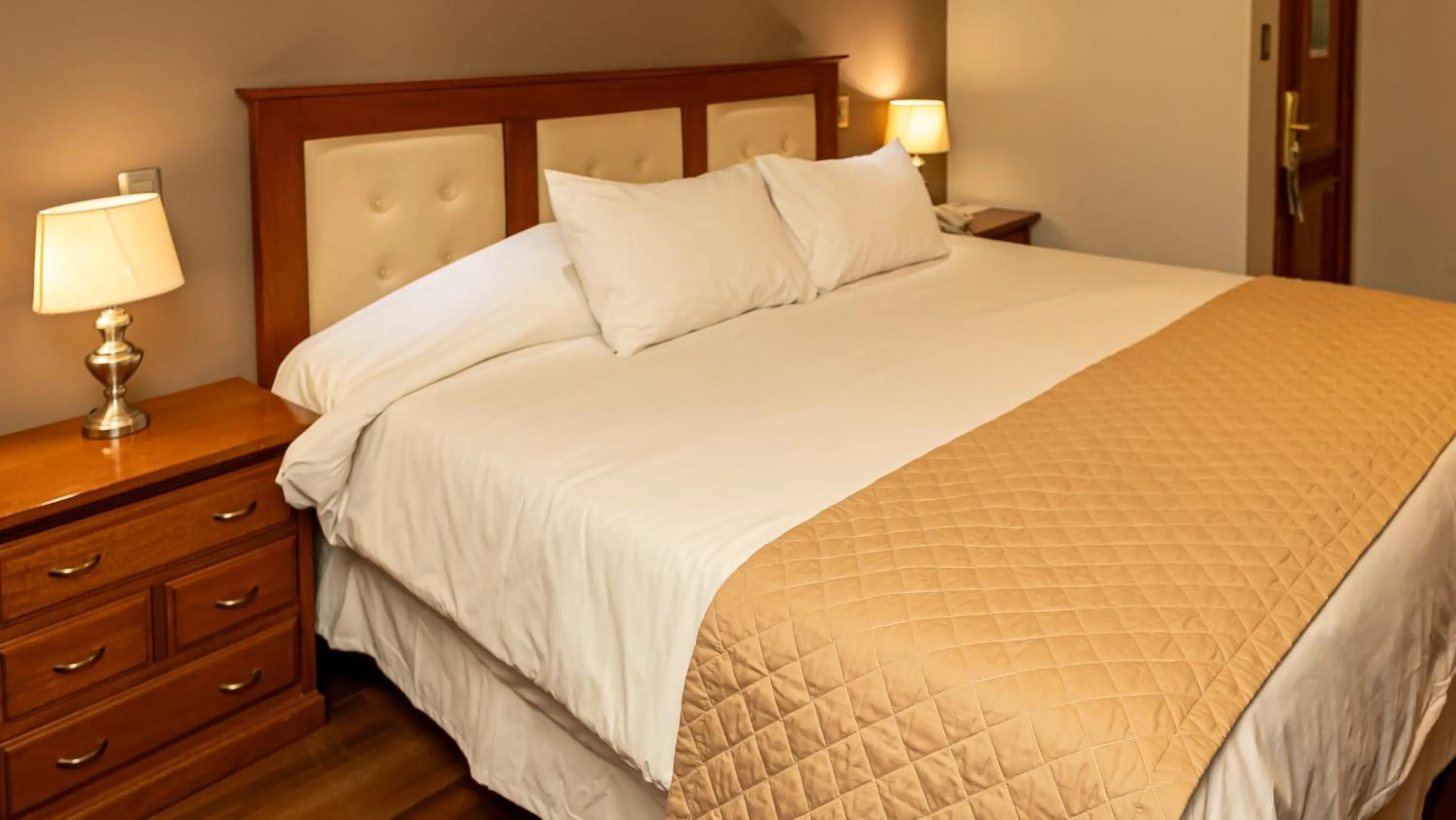 Bed in Gran Hotel Toloma