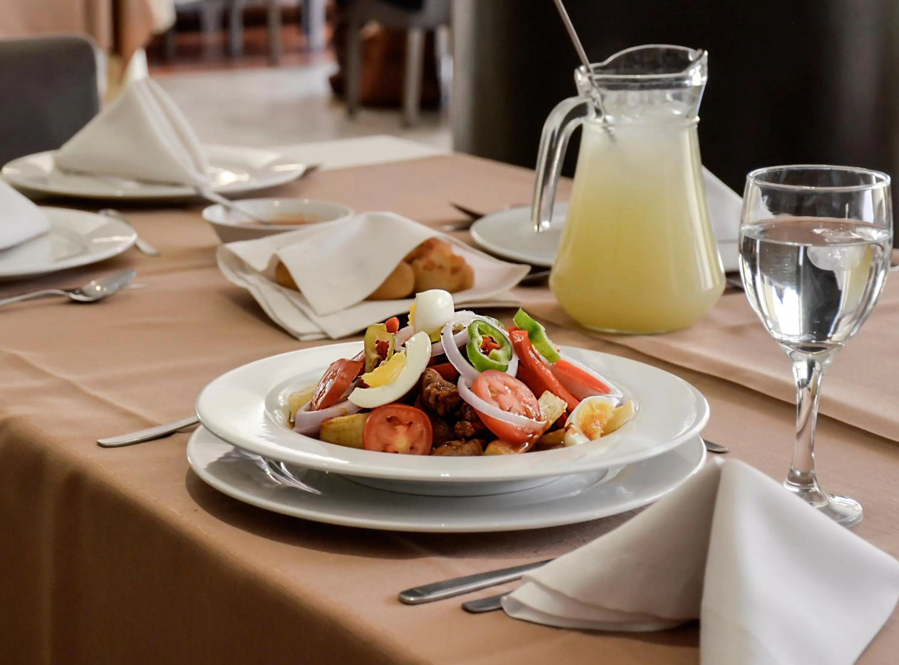 Food and drinks in Gran Hotel Toloma