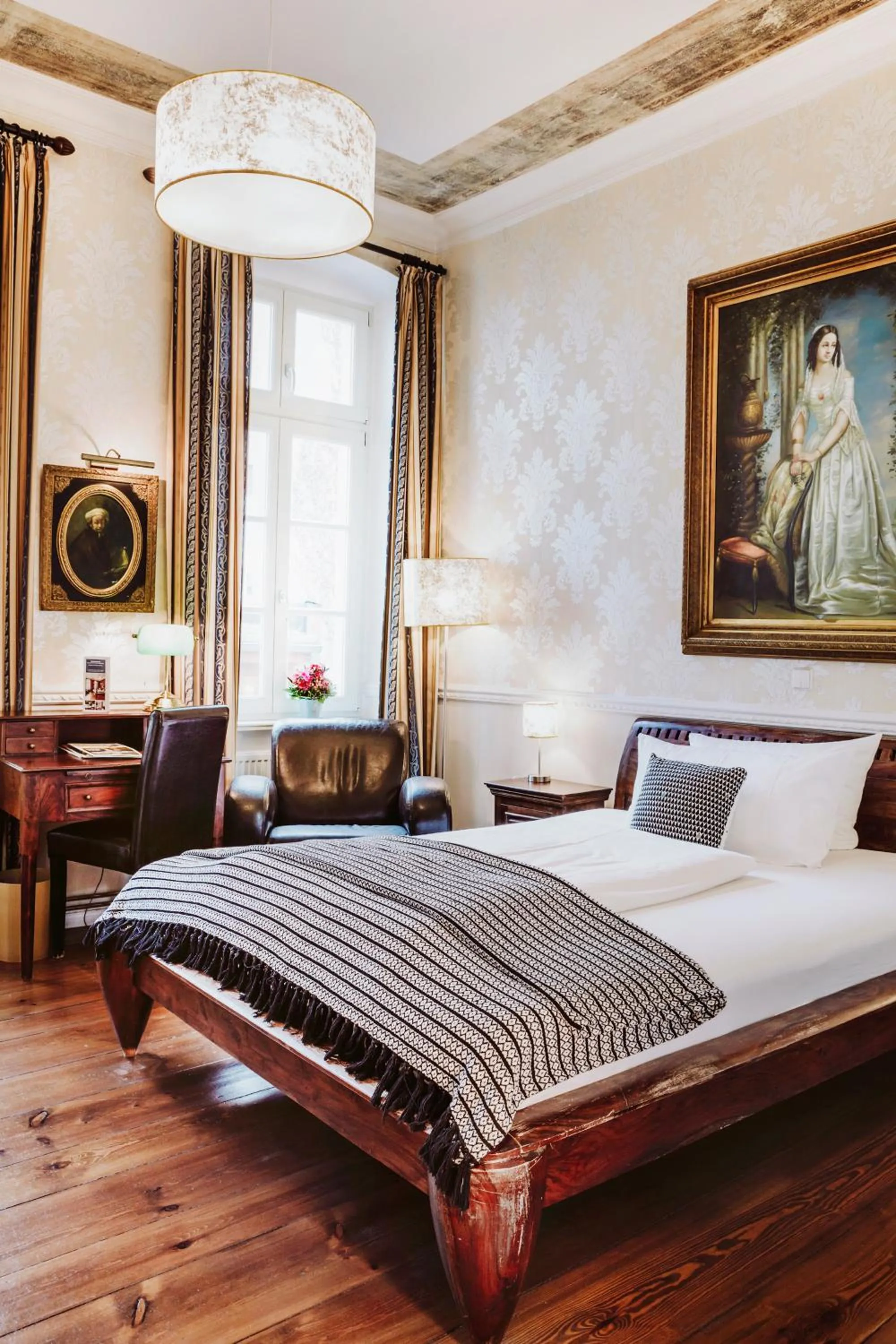 Photo of the whole room, Bed in Honigmond Boutique Hotel