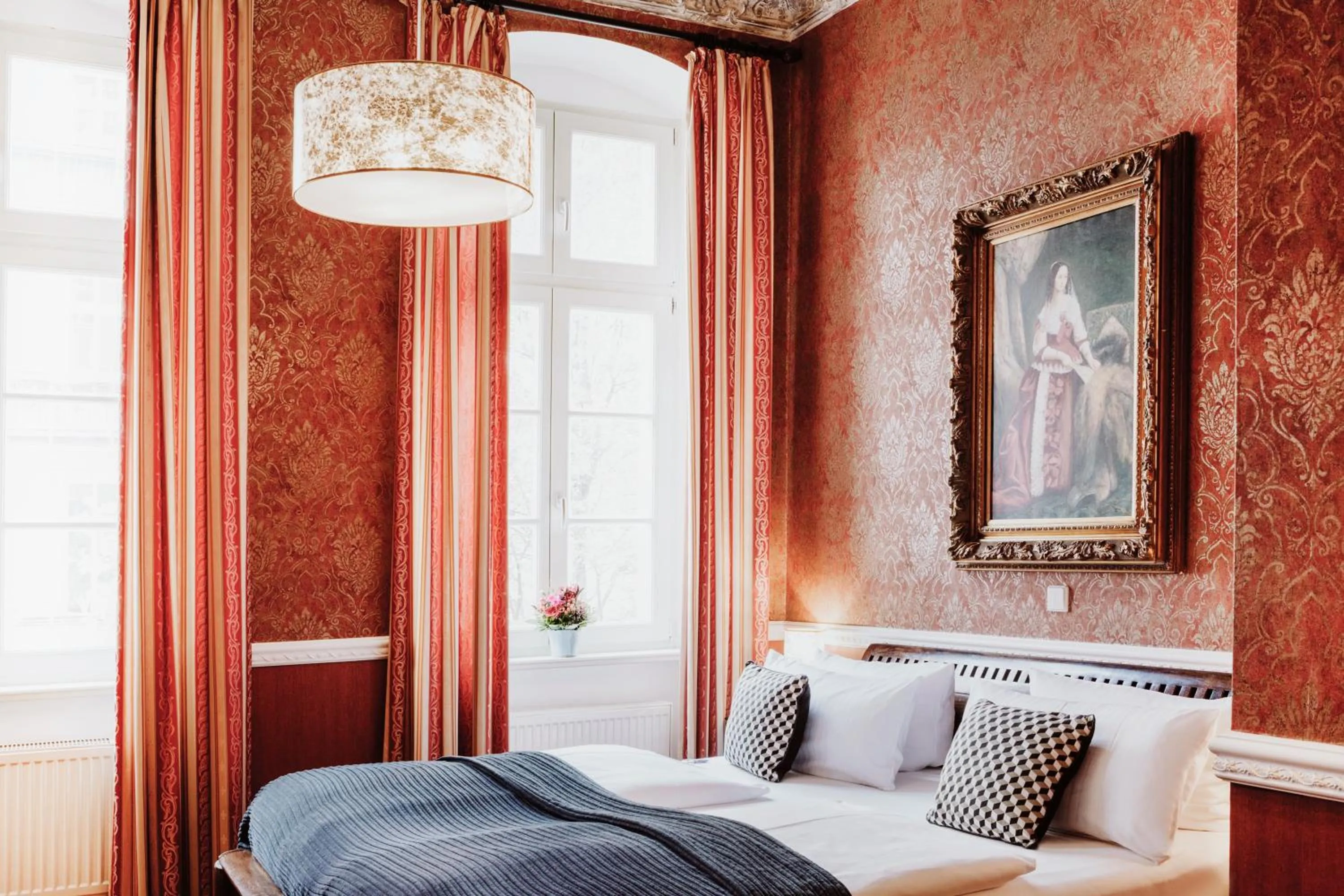 Photo of the whole room, Bed in Honigmond Boutique Hotel