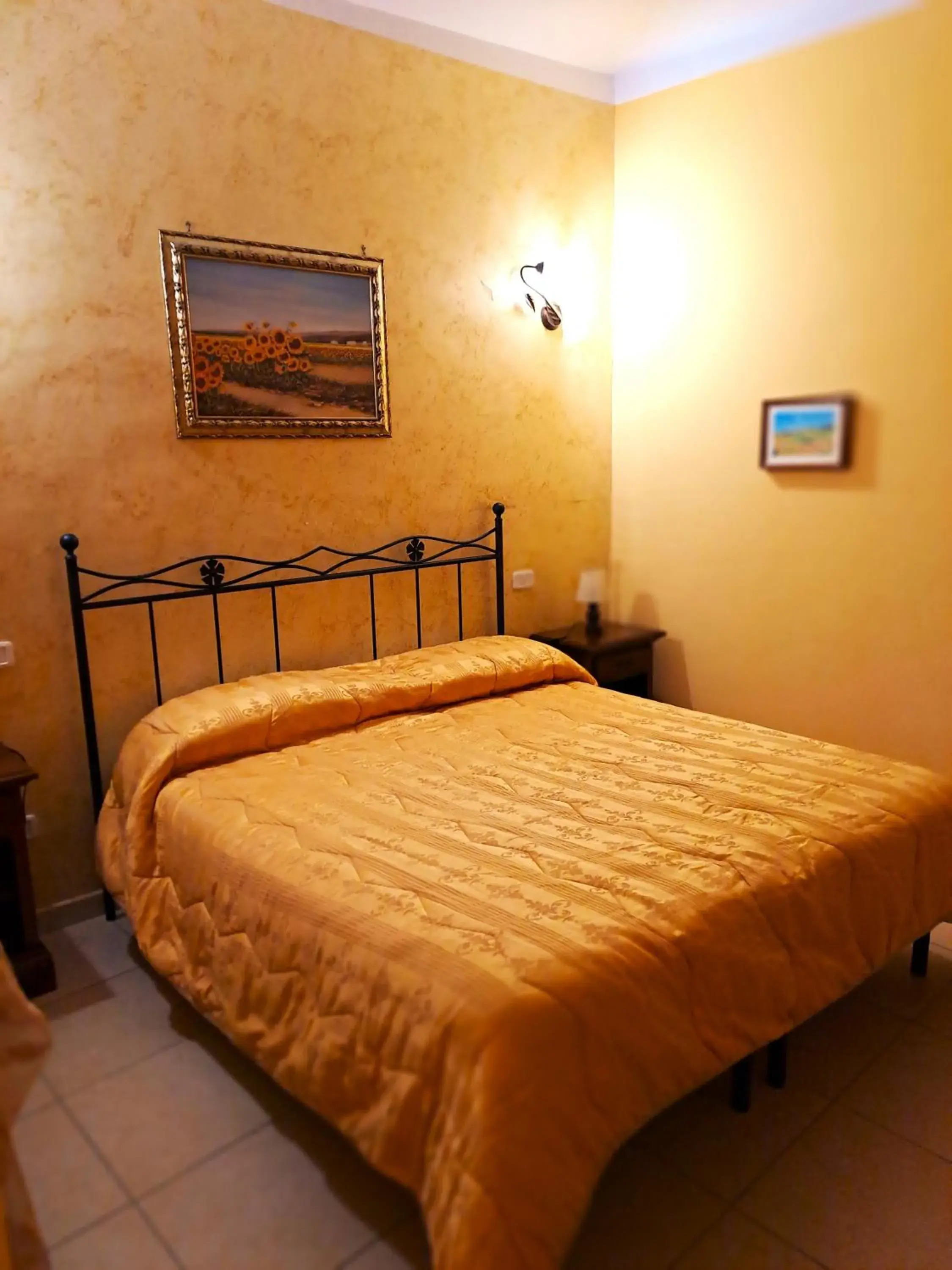Double Room with Private Bathroom in Bed And Breakfast Camere Primavera Double Room with Private Bathroom in Bed And Breakfast Camere Primavera
