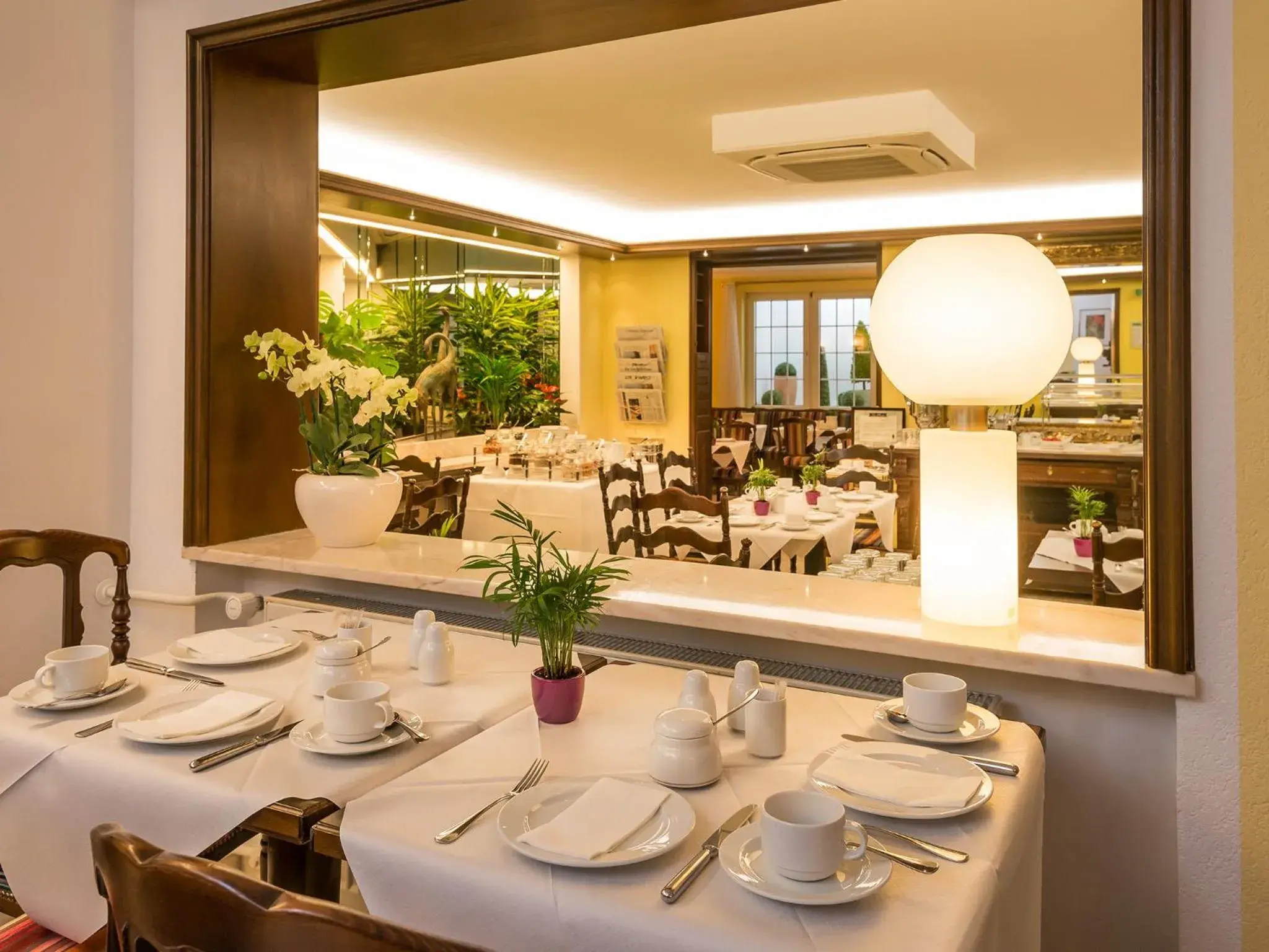 Restaurant/places to eat in Hotel Palmenhof Restaurant/places to eat in Hotel Palmenhof