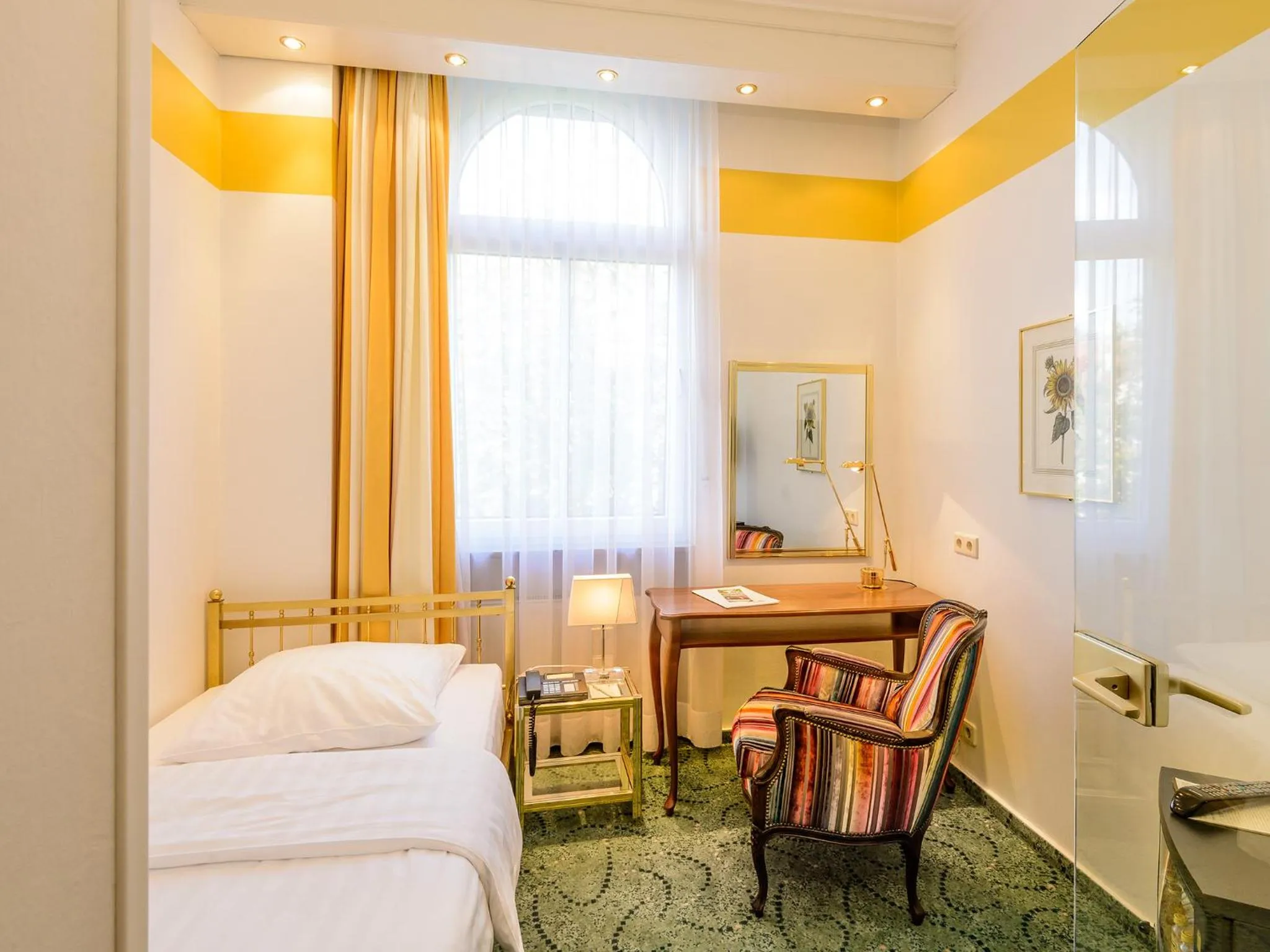 Photo of the whole room, Bed in Hotel Palmenhof