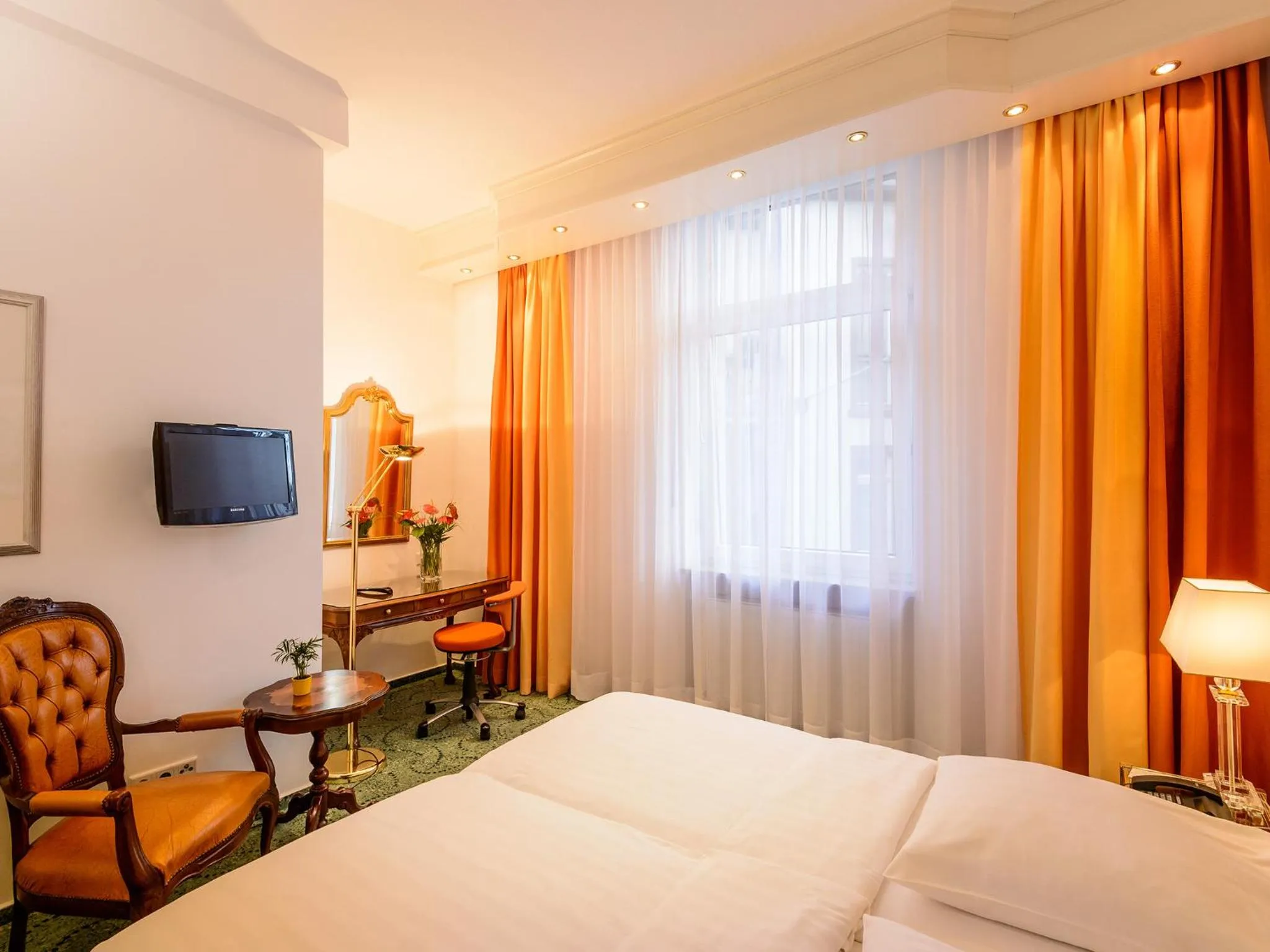 Photo of the whole room, Bed in Hotel Palmenhof