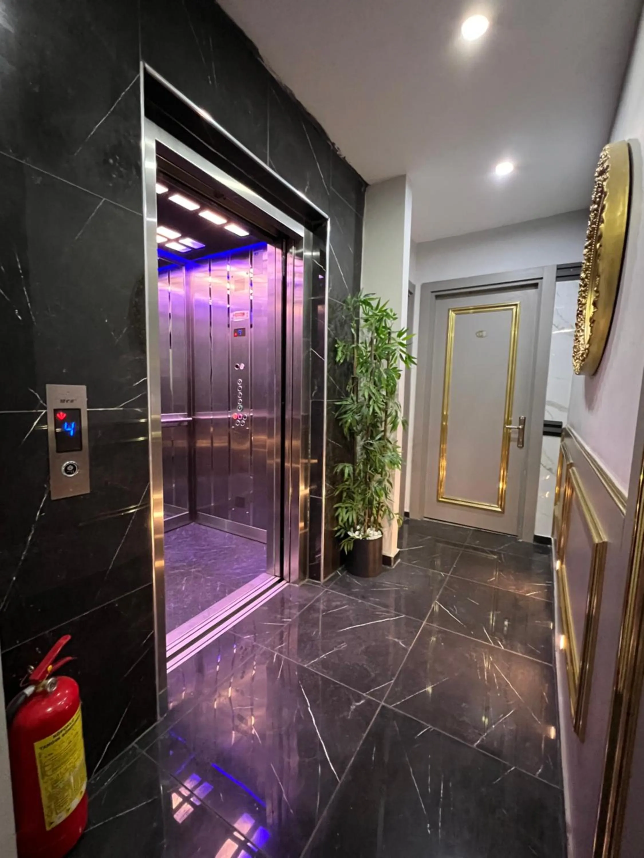 Taksim Larissa hotel suites