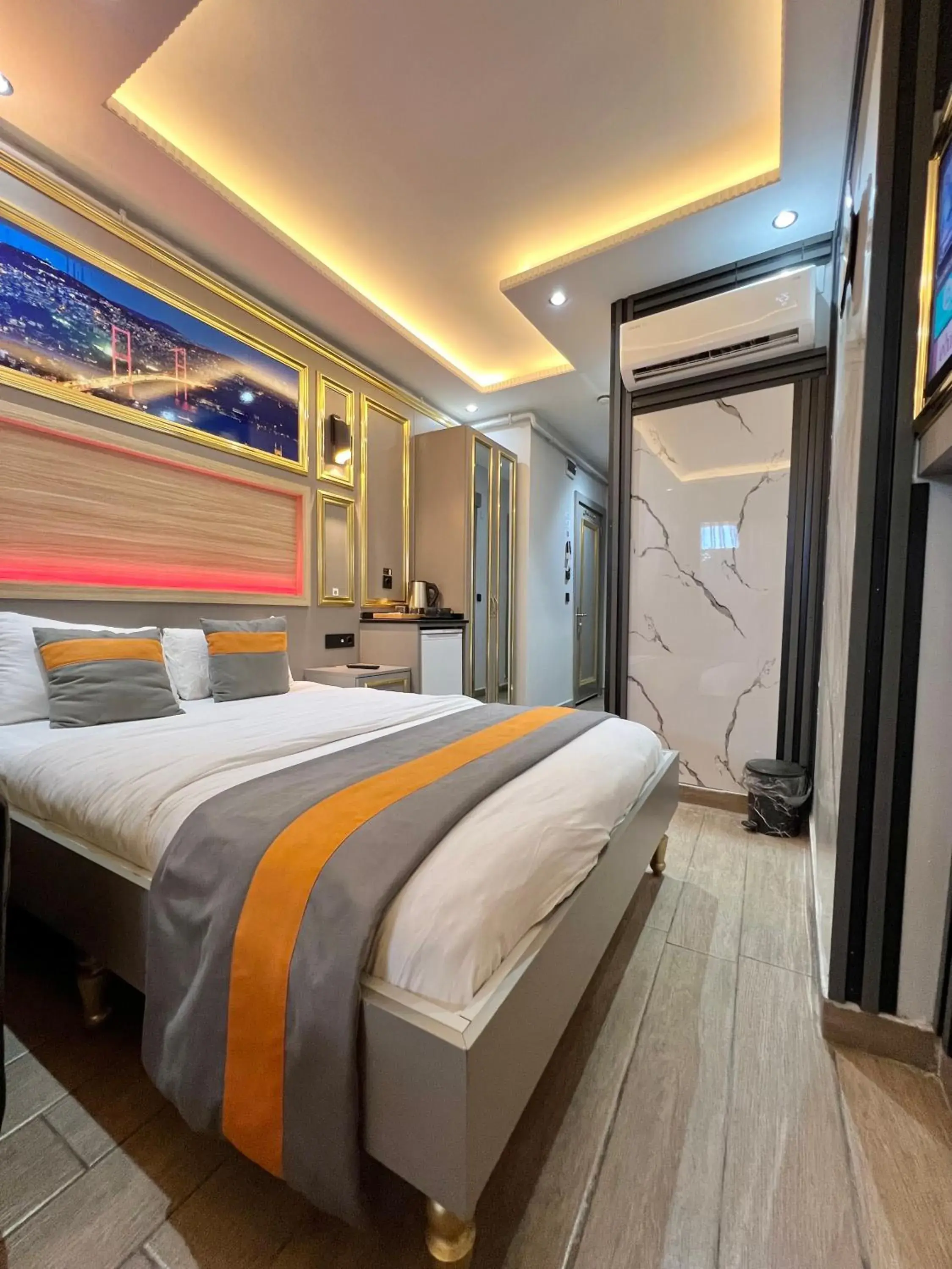 Double Room with Balcony in Taksim Larissa hotel suites Double Room with Balcony in Taksim Larissa hotel suites