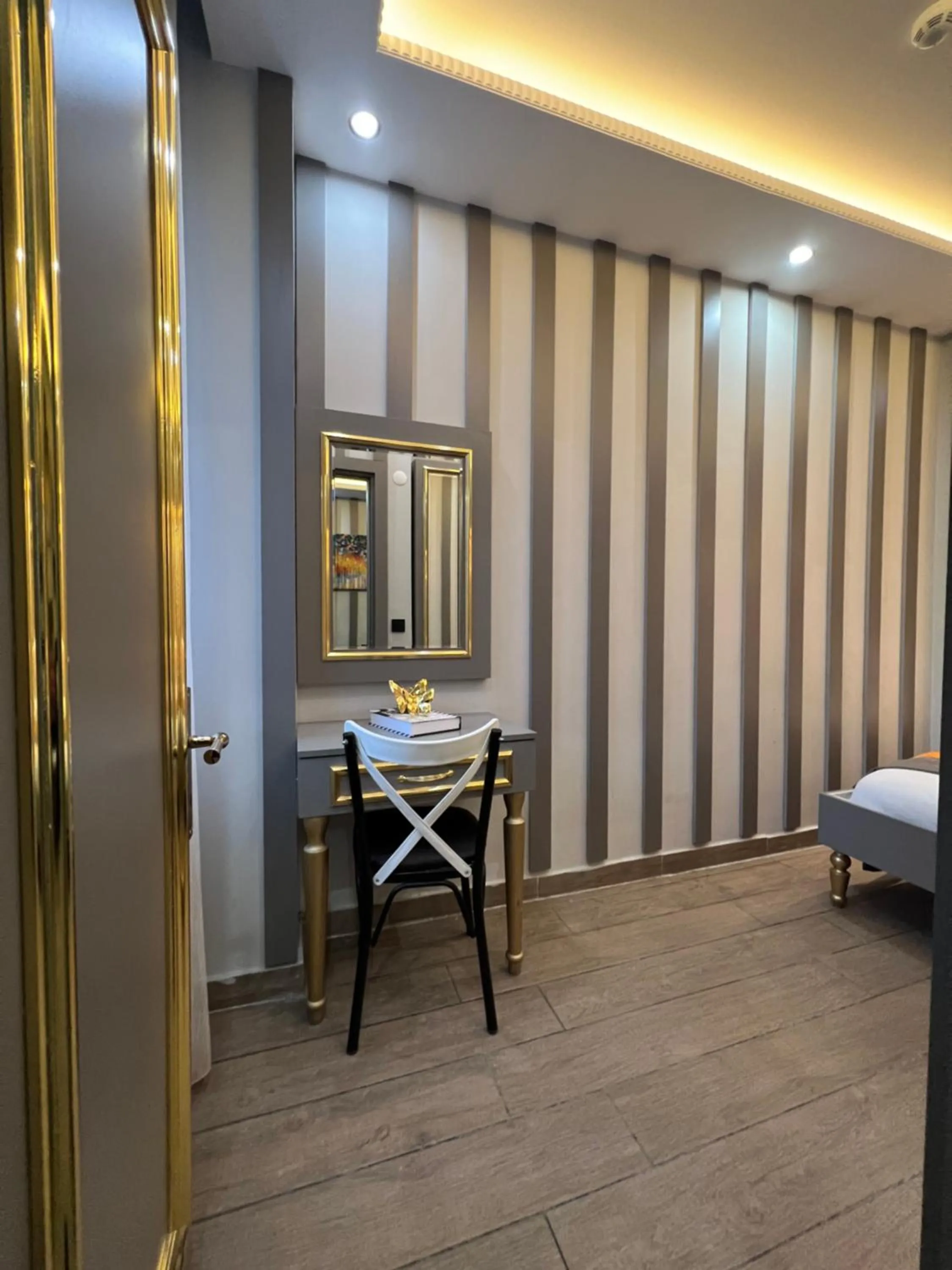 Bed in Taksim Larissa hotel suites