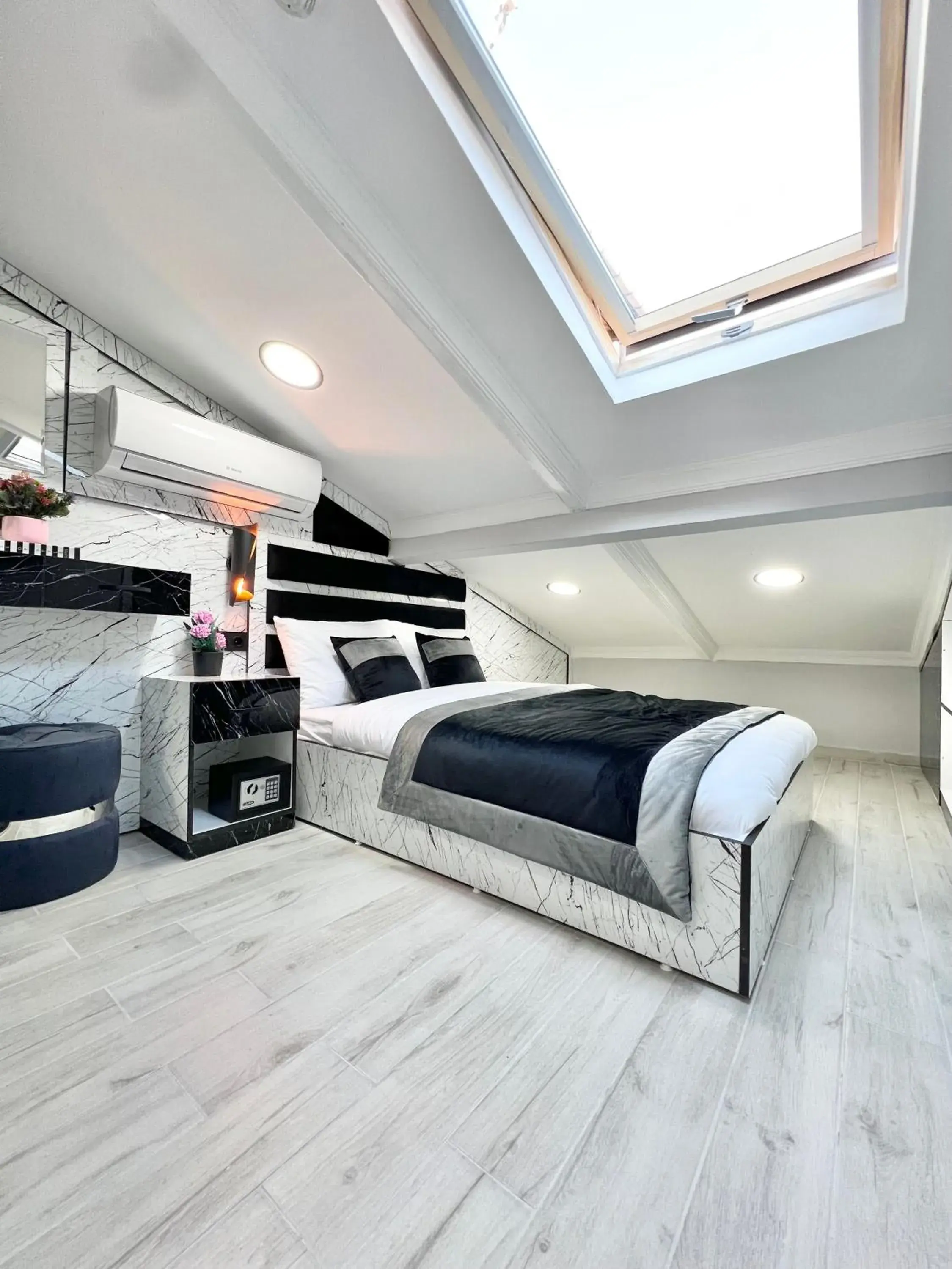 Economy Single Room - single occupancy in Taksim Larissa hotel suites Economy Single Room - single occupancy in Taksim Larissa hotel suites