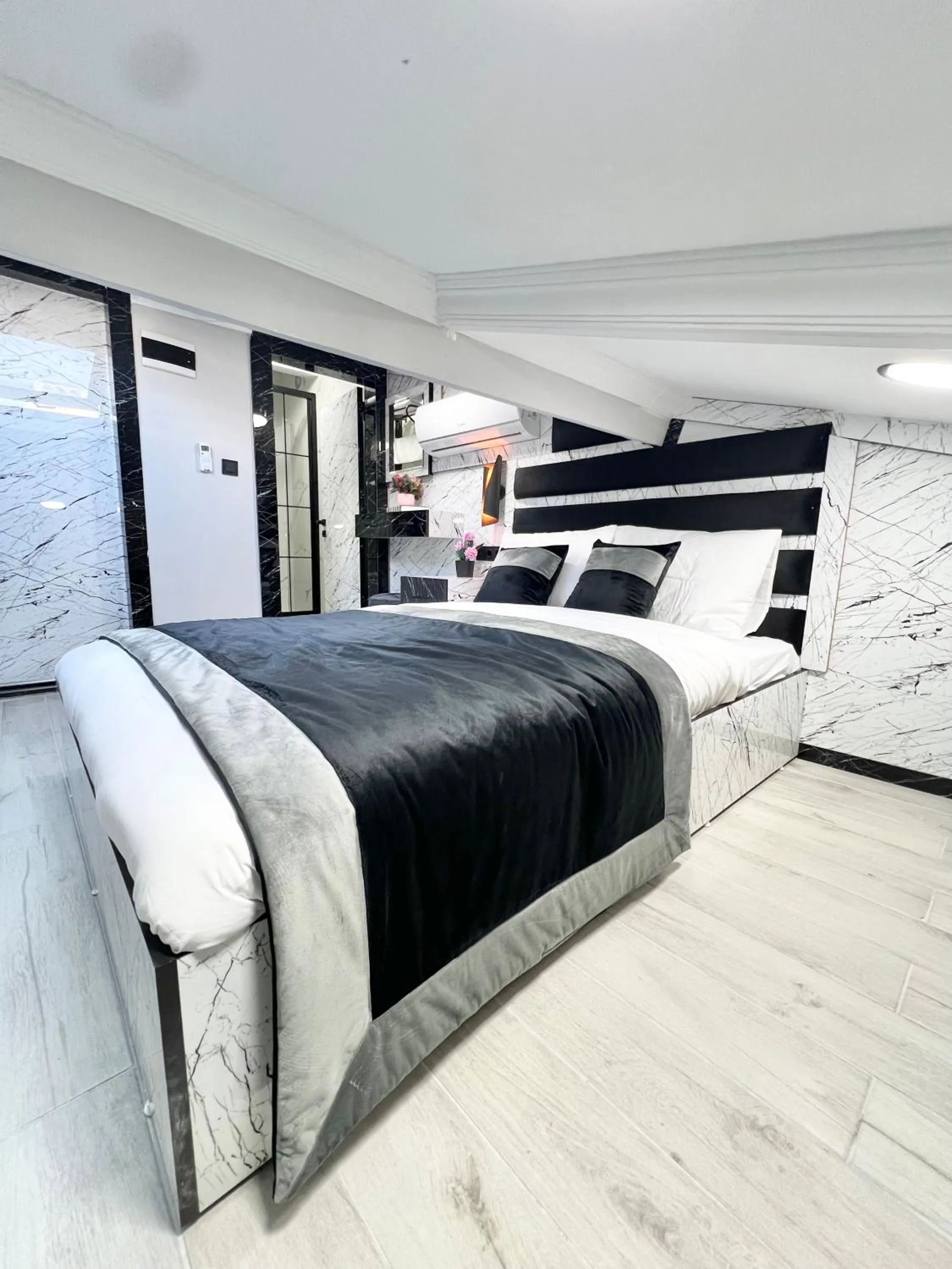 Bed in Taksim Larissa hotel suites