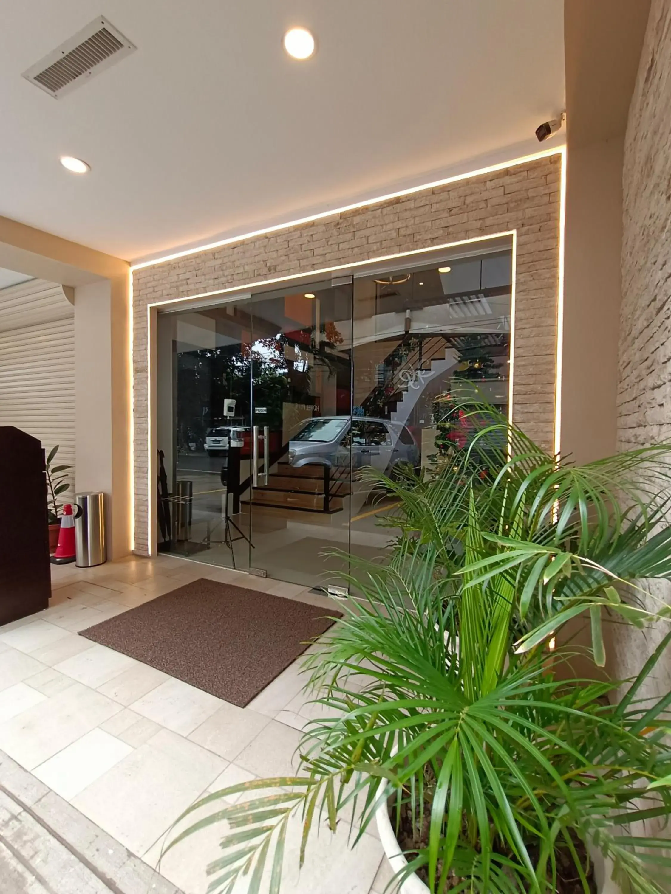 Facade/entrance in Beaver Hotel Facade/entrance in Beaver Hotel