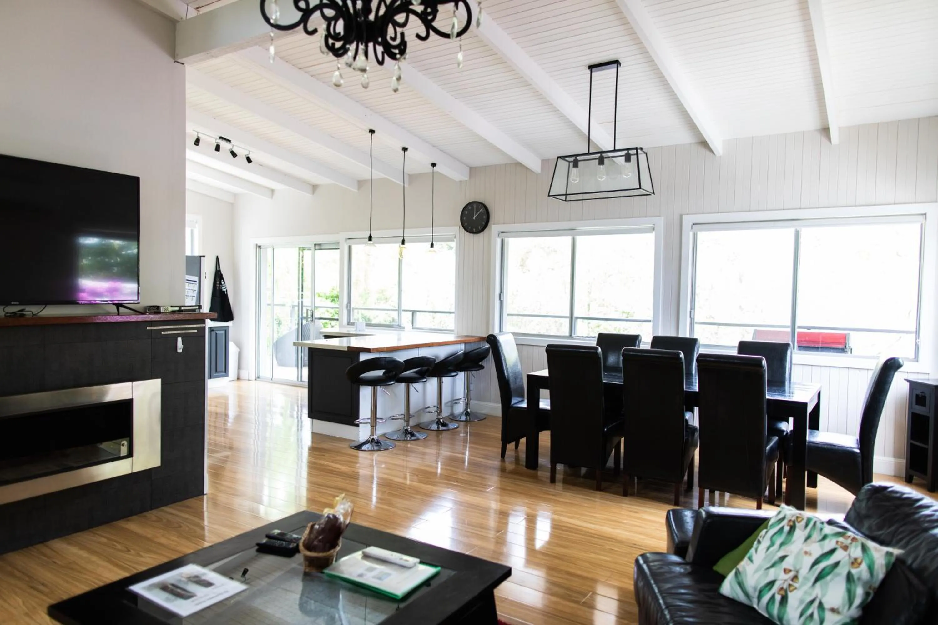 Living room in WildLife Lodge Katoomba