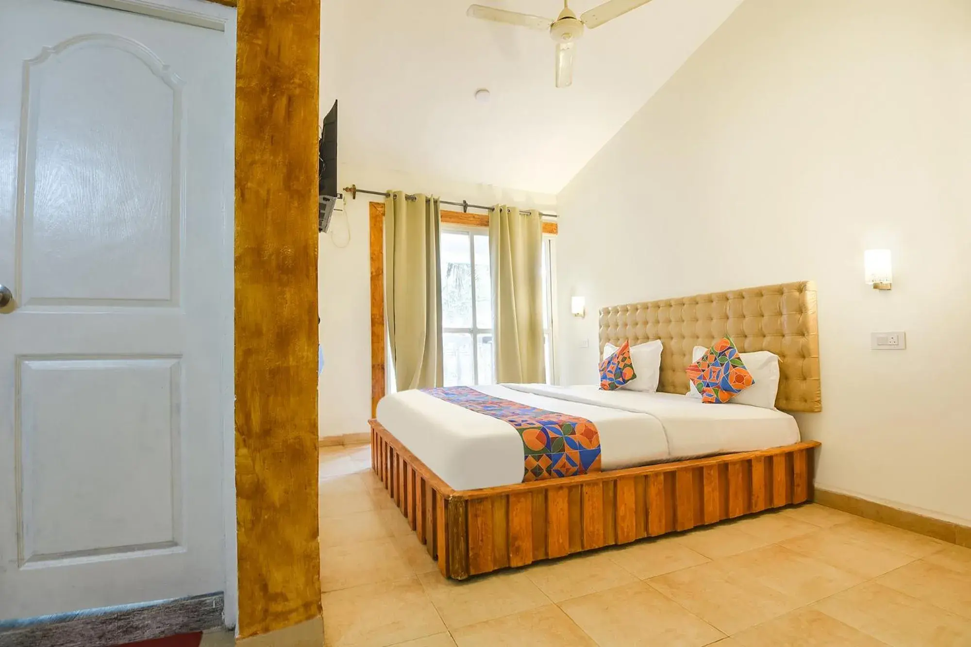 Bed in FabHotel Grand Royal Palms - Nr Benaulim Beach Bed in FabHotel Grand Royal Palms - Nr Benaulim Beach