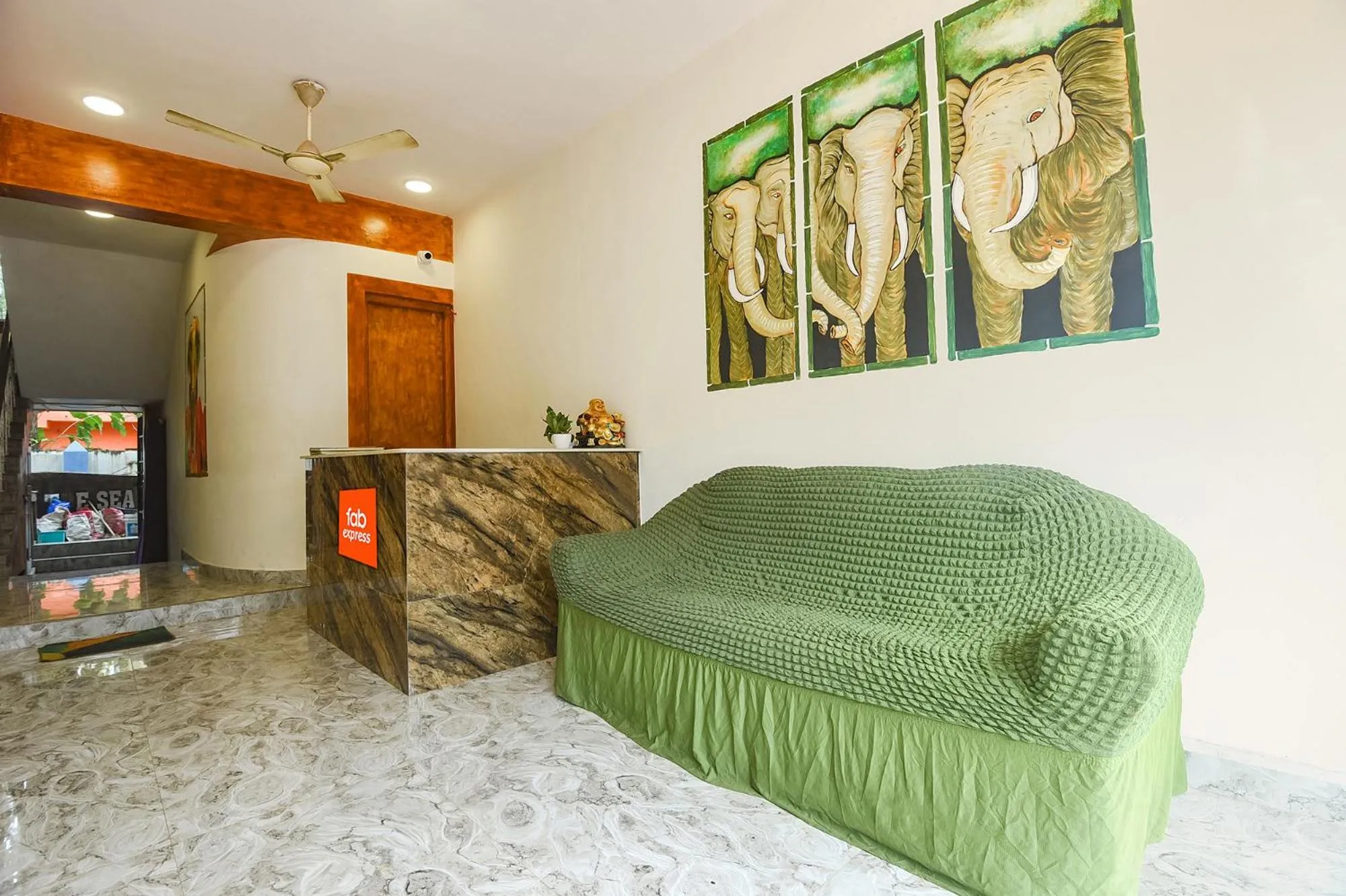 Lobby or reception in FabHotel Grand Royal Palms - Nr Benaulim Beach