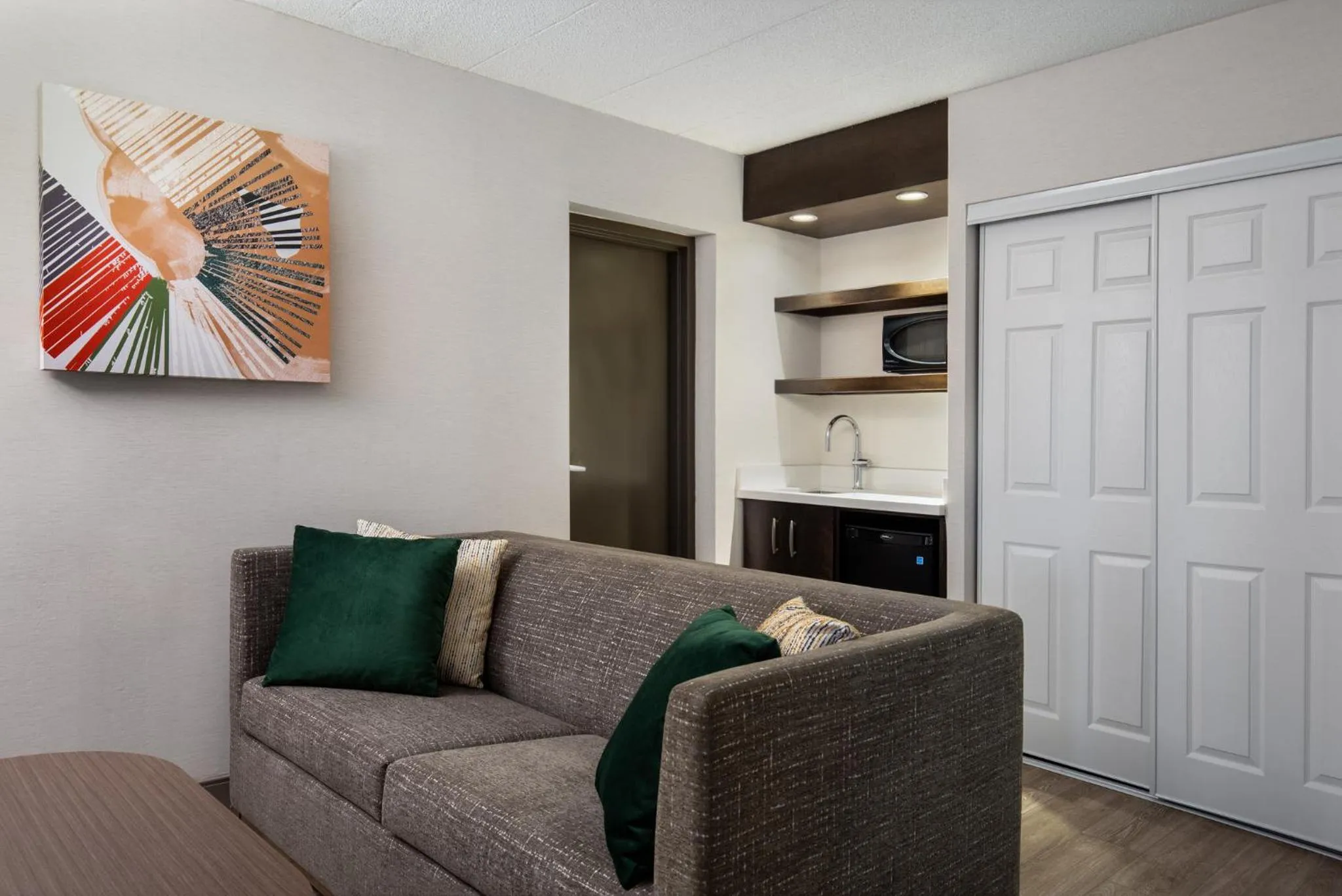 Photo of the whole room in Holiday Inn Hotel & Suites St.Catharines-Niagara by IHG