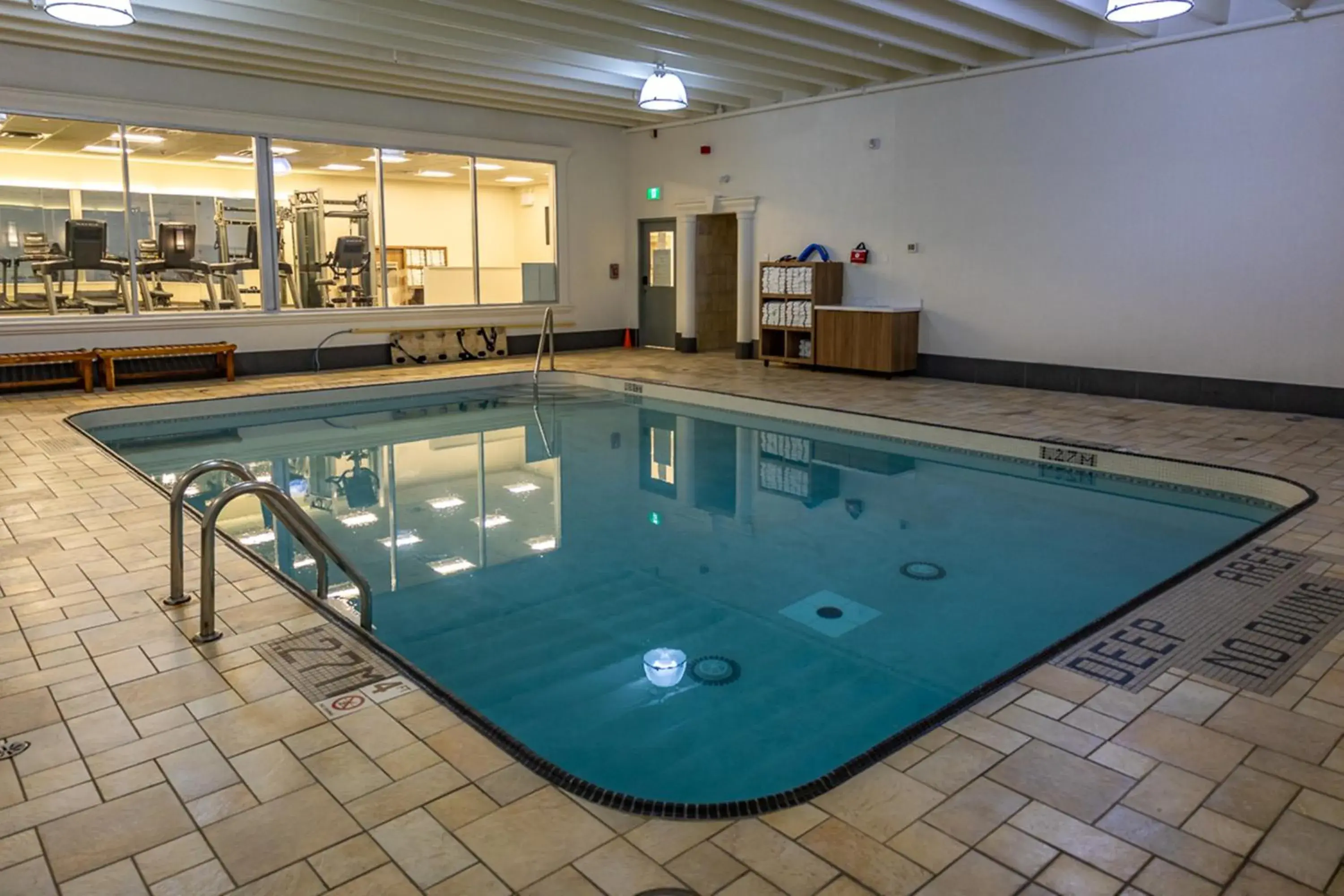 Swimming pool in Holiday Inn Hotel & Suites St.Catharines-Niagara by IHG Swimming pool in Holiday Inn Hotel & Suites St.Catharines-Niagara by IHG