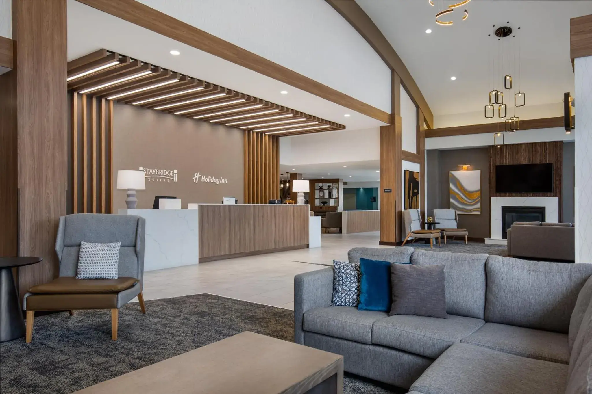 Property building in Holiday Inn Hotel & Suites St.Catharines-Niagara by IHG Property building in Holiday Inn Hotel & Suites St.Catharines-Niagara by IHG