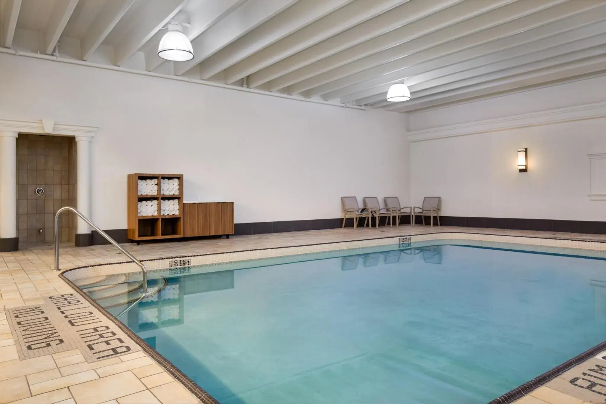 Swimming pool in Holiday Inn Hotel & Suites St.Catharines-Niagara by IHG Swimming pool in Holiday Inn Hotel & Suites St.Catharines-Niagara by IHG