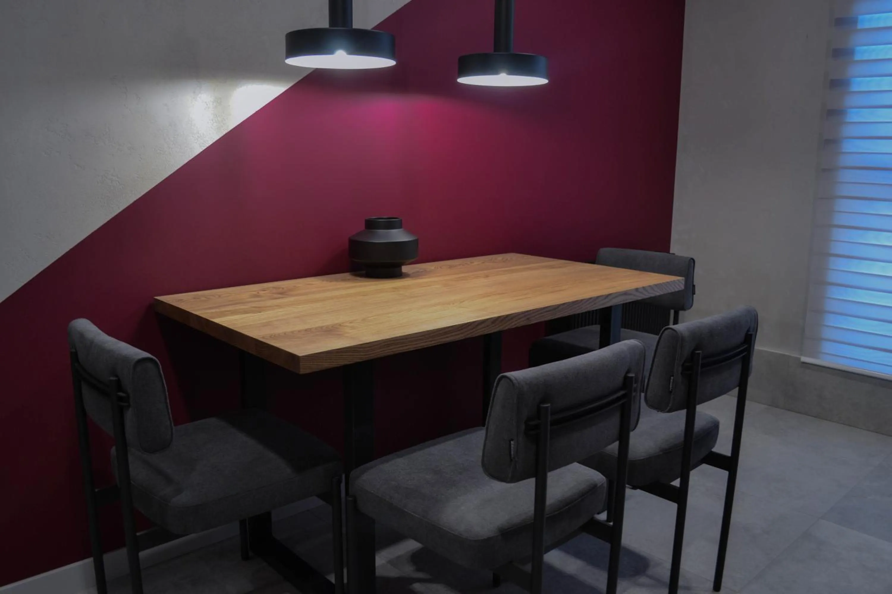 Dining area in Kostjukowski apartments Nekrasova 45a