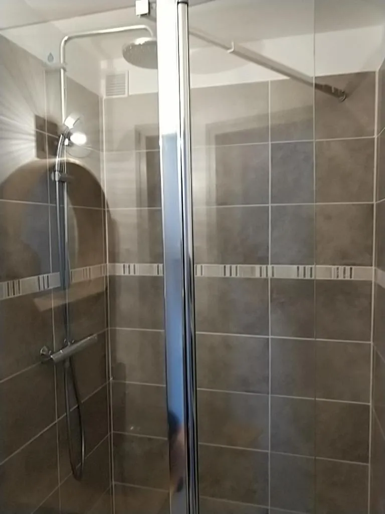 Shower in Studio Deauville-Les Marinas,vue mer et bassin