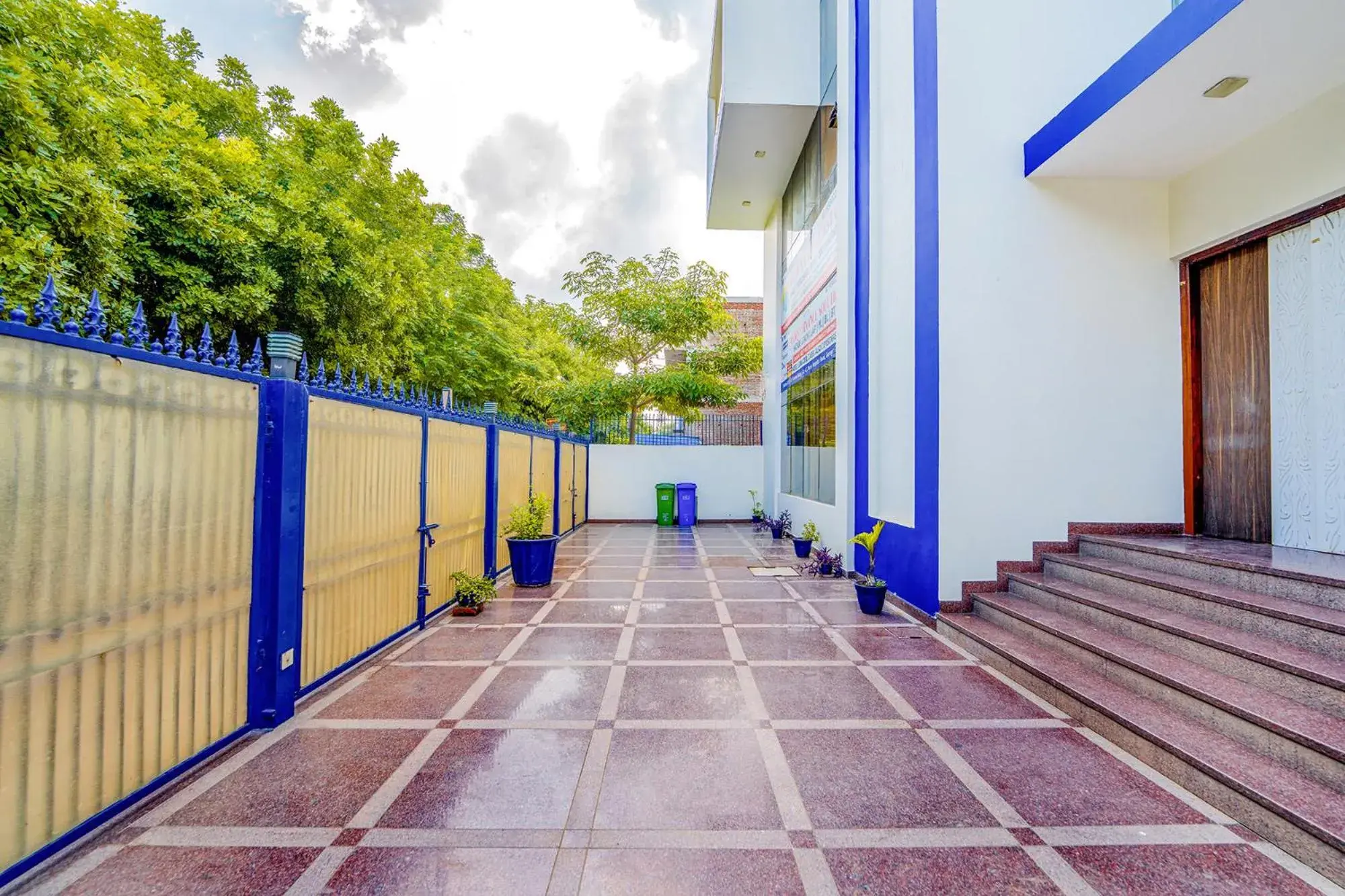 Property building in FabHotel Oyster Villa Property building in FabHotel Oyster Villa