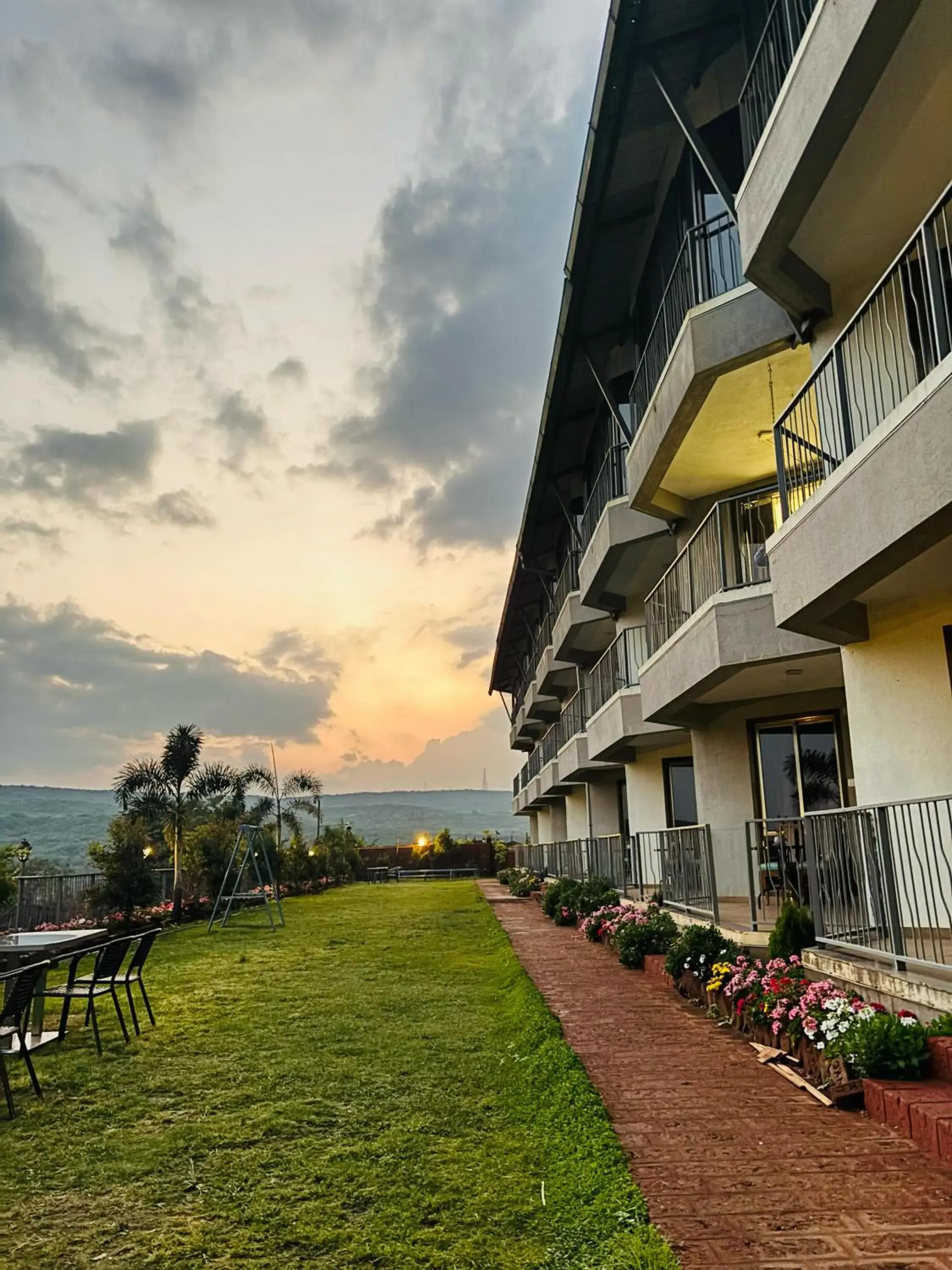 Garden view in Mountain Breeze Resort, Mahabaleshwar Garden view in Mountain Breeze Resort, Mahabaleshwar