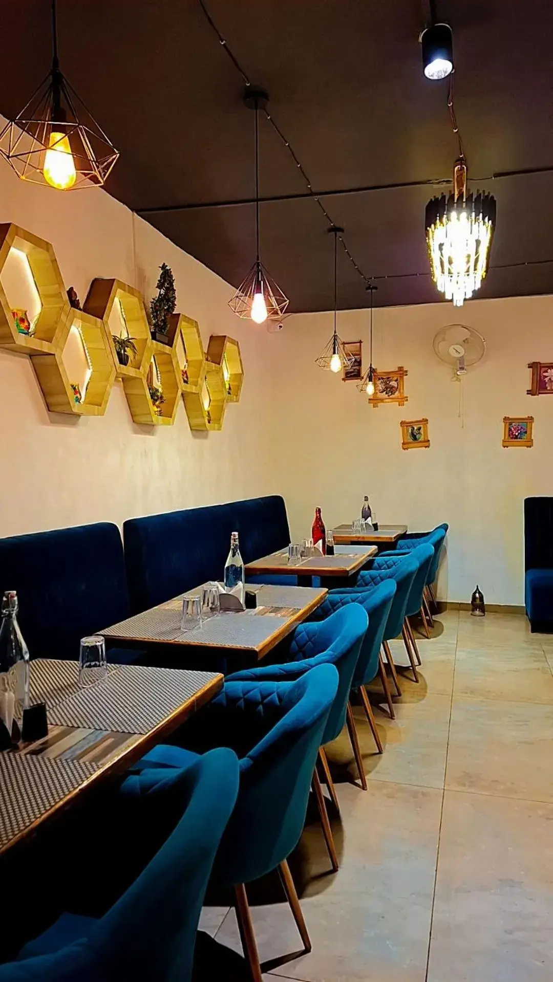 Restaurant/places to eat in Mountain Breeze Resort, Mahabaleshwar Restaurant/places to eat in Mountain Breeze Resort, Mahabaleshwar