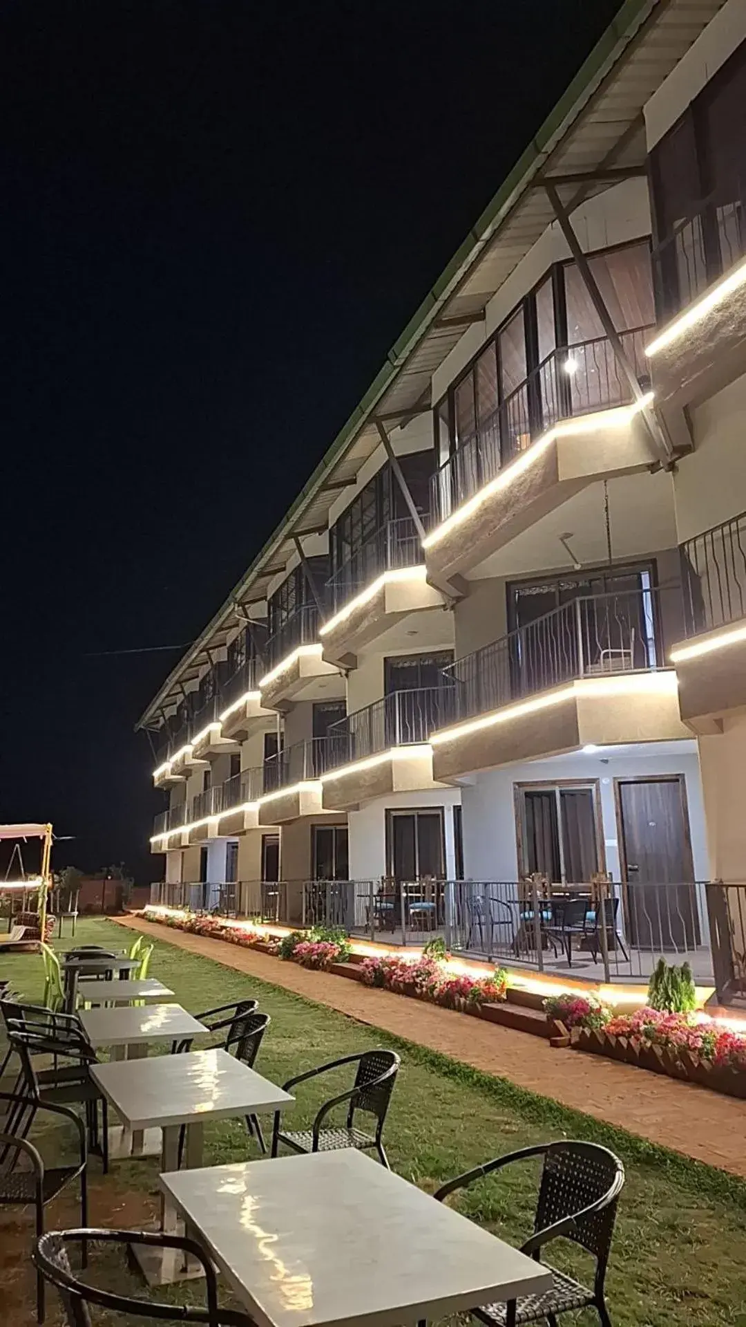 Restaurant/places to eat in Mountain Breeze Resort, Mahabaleshwar Restaurant/places to eat in Mountain Breeze Resort, Mahabaleshwar