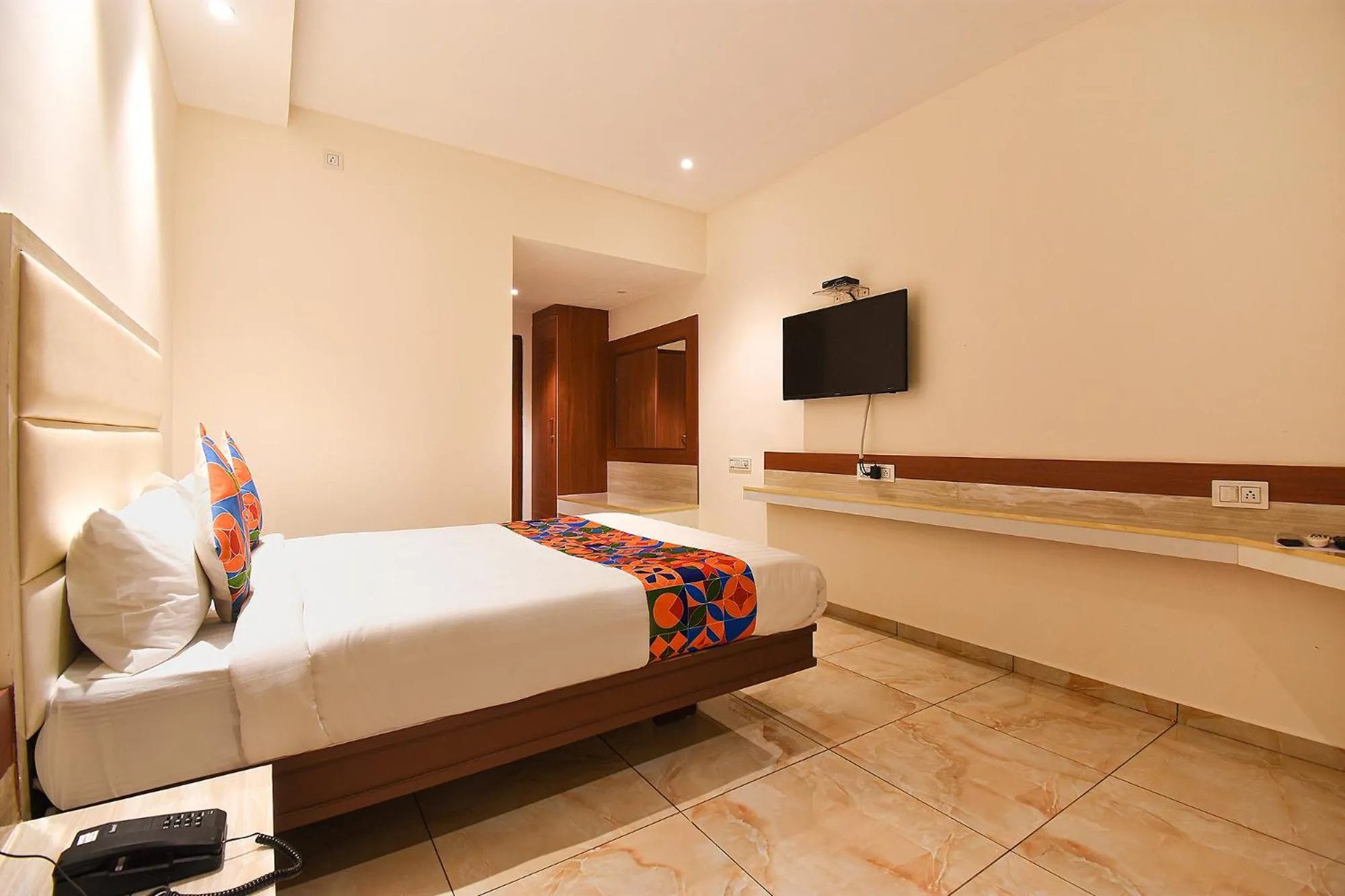 TV and multimedia, Bed in FabHotel High Rise - Marathalli