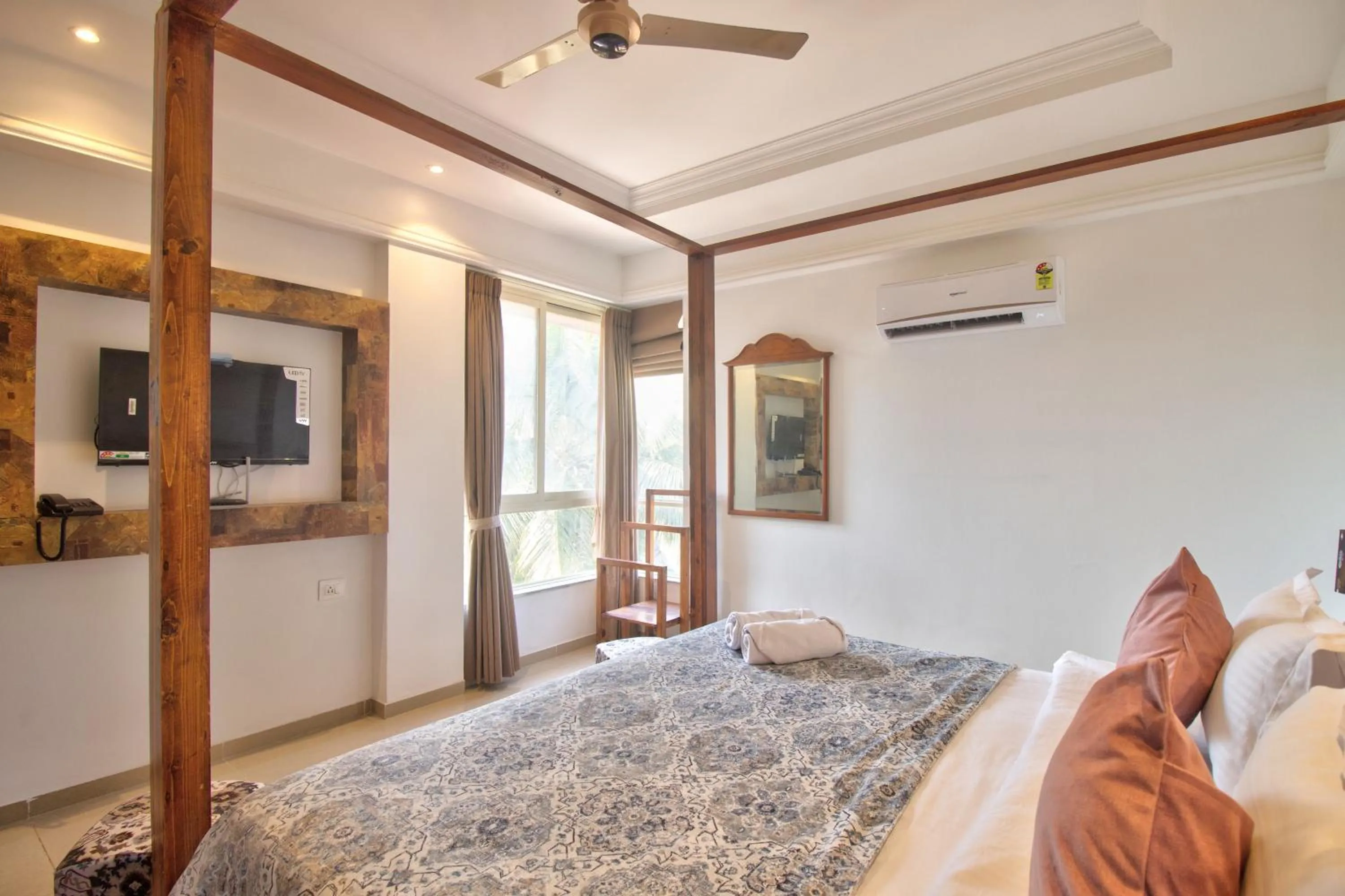 TV and multimedia, Bed in Hotel Sea Sapphire ,Calangute