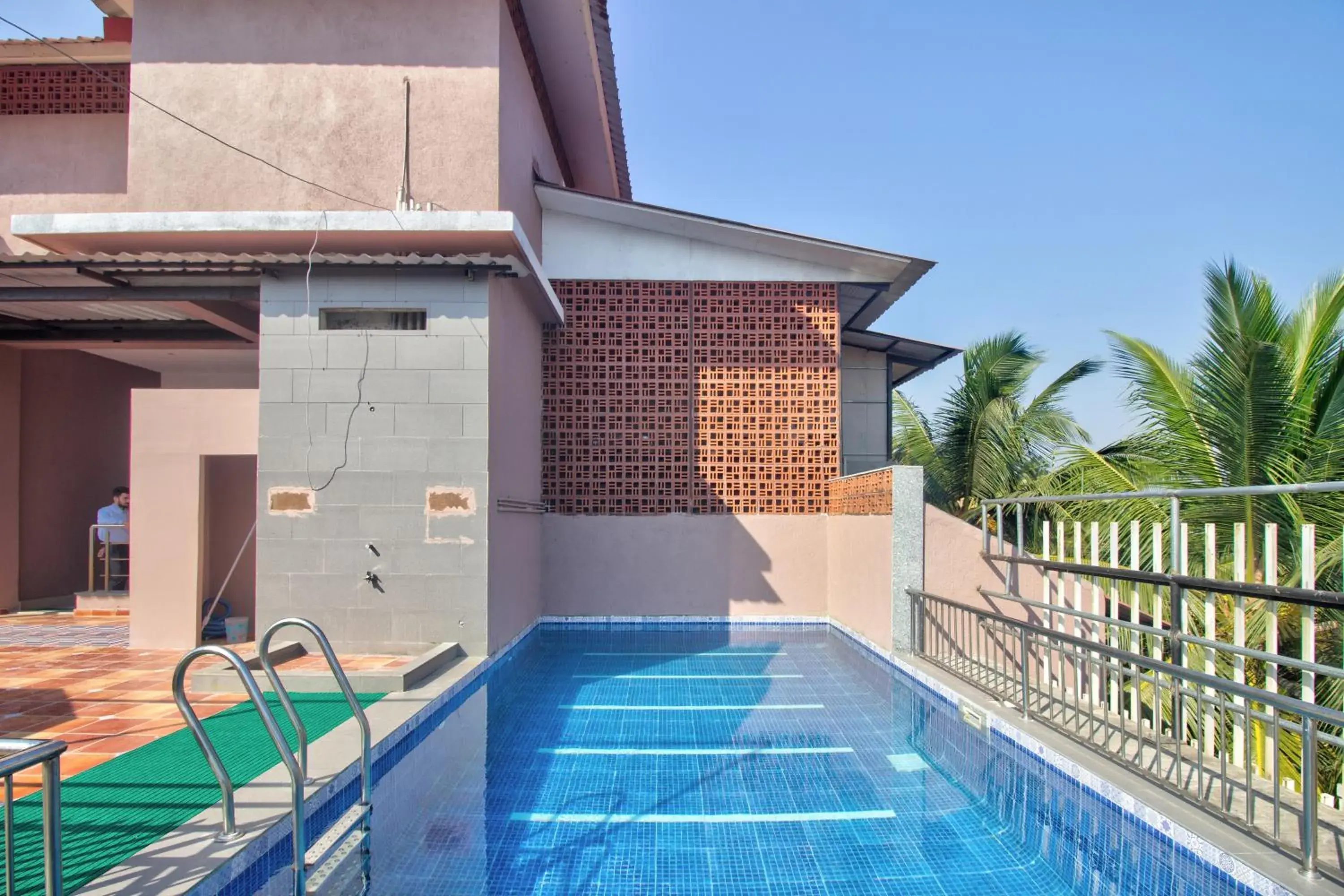Swimming pool in Hotel Sea Sapphire ,Calangute Swimming pool in Hotel Sea Sapphire ,Calangute