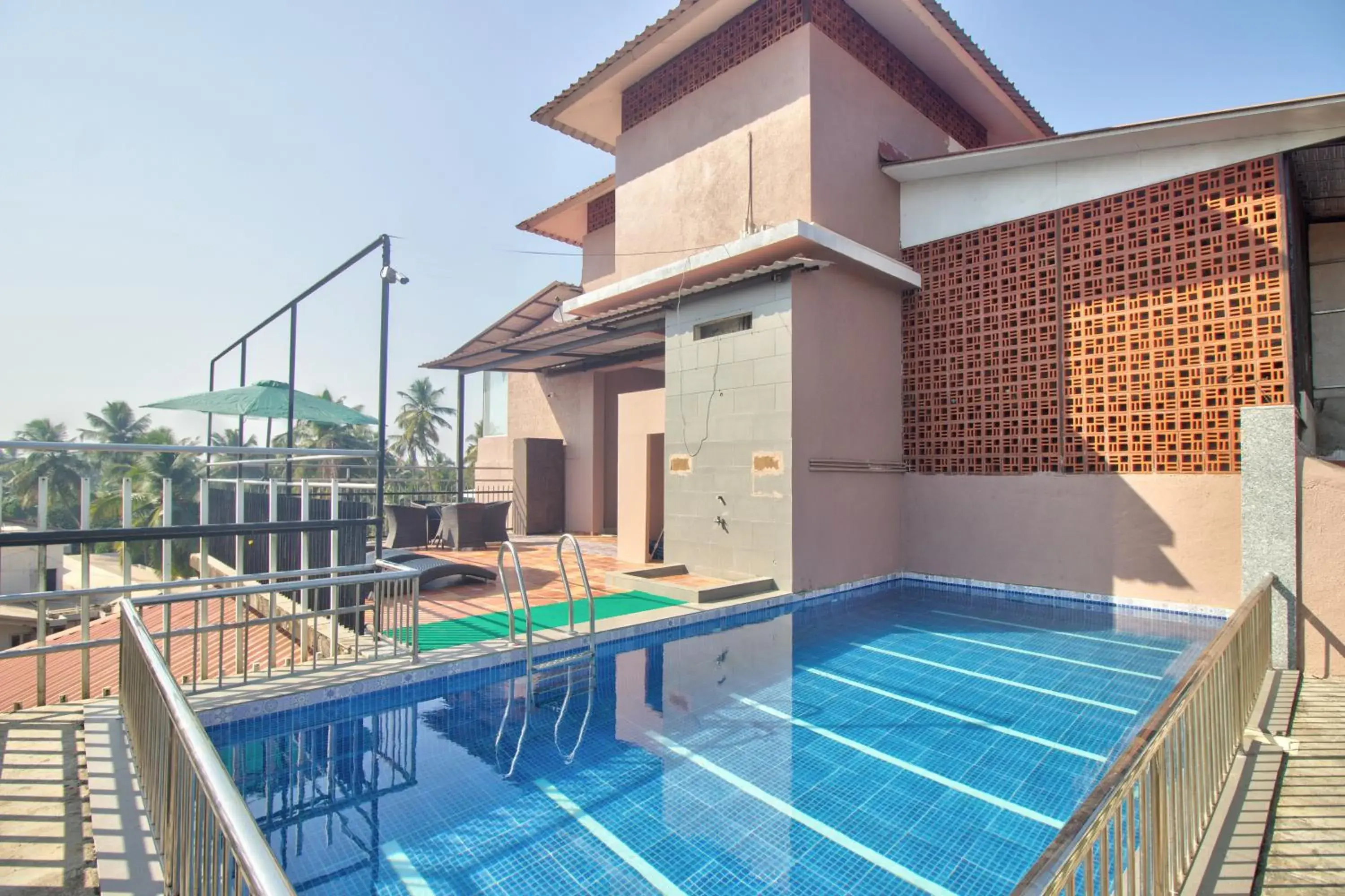 Swimming pool in Hotel Sea Sapphire ,Calangute Swimming pool in Hotel Sea Sapphire ,Calangute