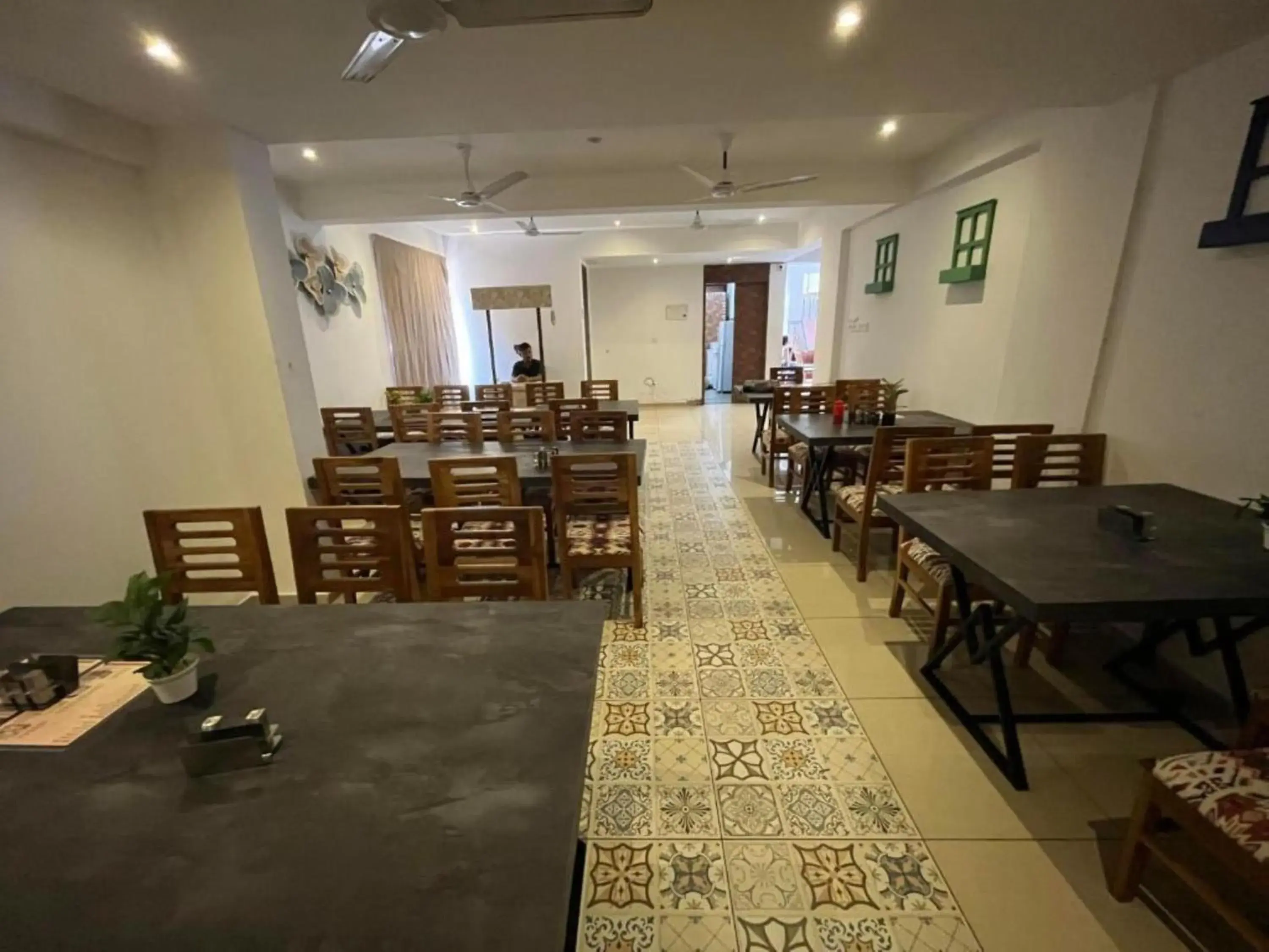 Restaurant/places to eat in Hotel Sea Sapphire ,Calangute Restaurant/places to eat in Hotel Sea Sapphire ,Calangute