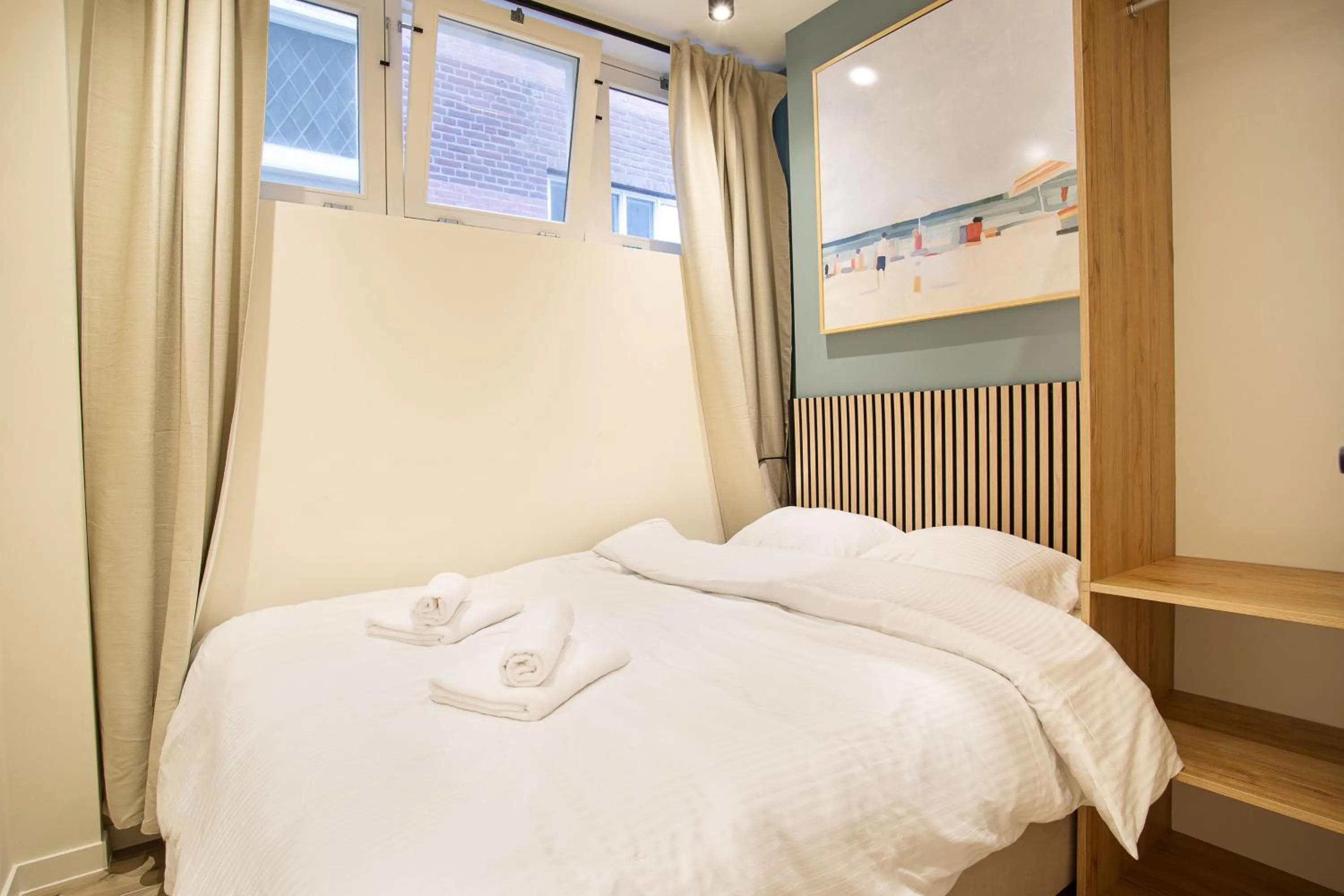 Bed in Four Star Apartments - Keizerstraat