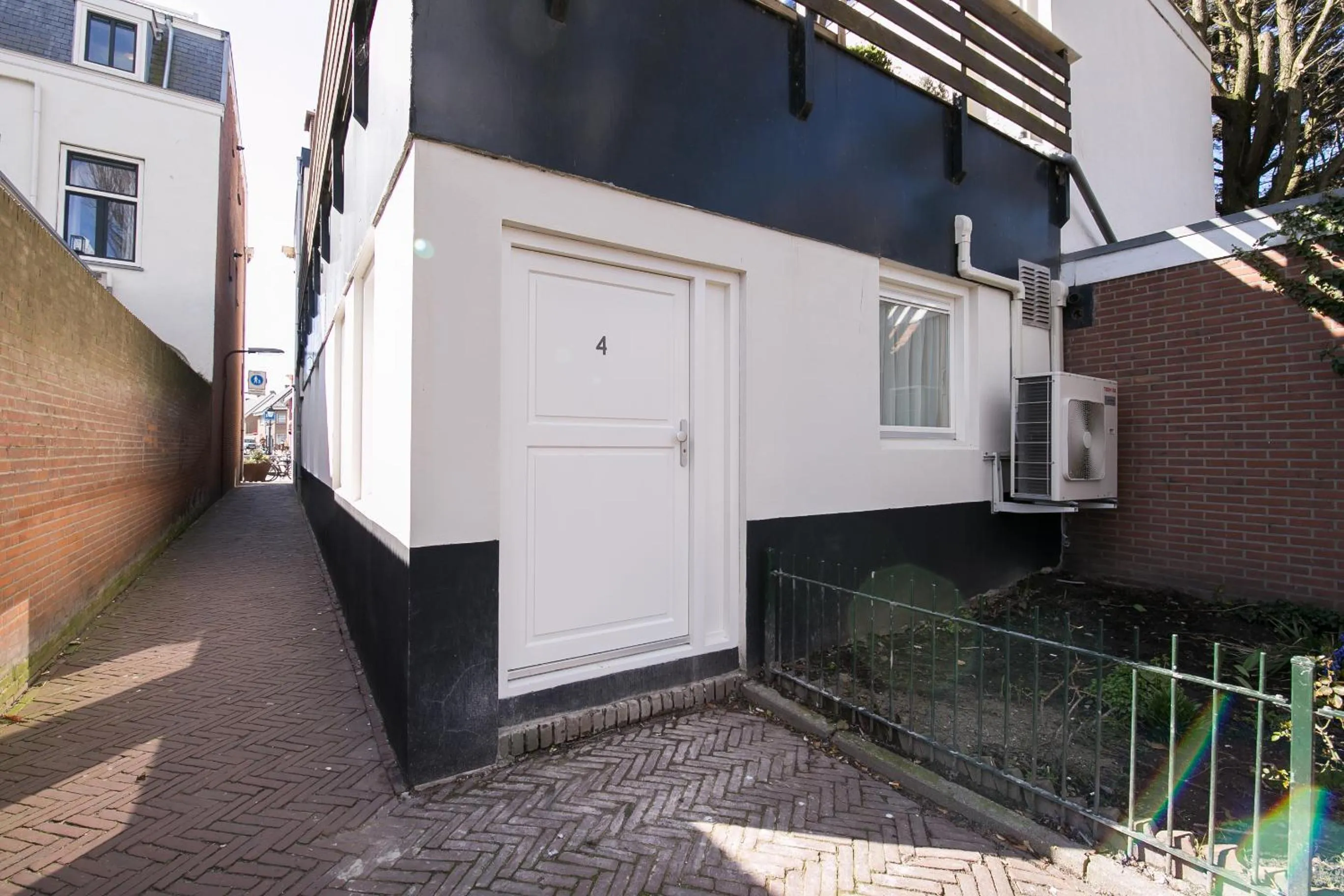Facade/entrance in Four Star Apartments - Keizerstraat