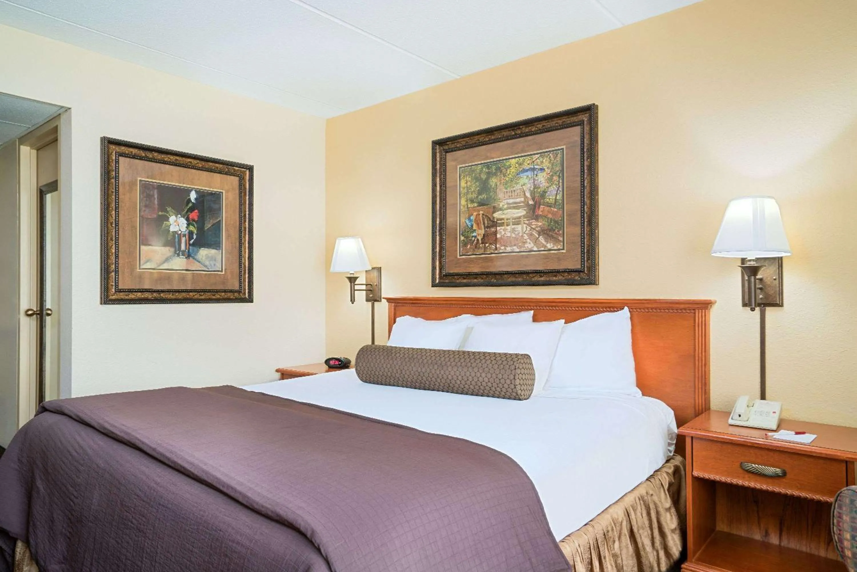 Photo of the whole room in Ramada by Wyndham Plymouth Hotel & Conference Center