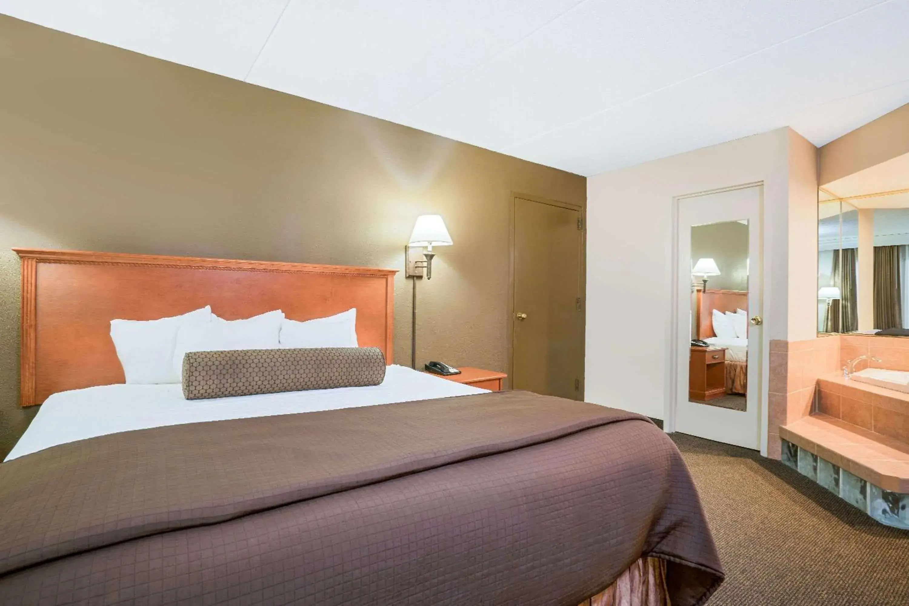 Two-Bedroom Superior King Suite in Ramada by Wyndham Plymouth Hotel & Conference Center Two-Bedroom Superior King Suite in Ramada by Wyndham Plymouth Hotel & Conference Center