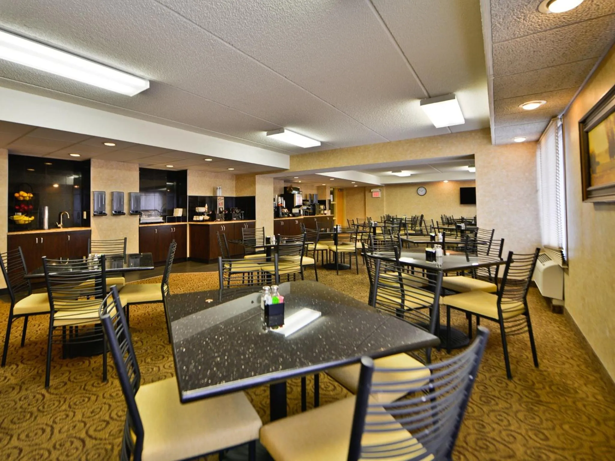 Restaurant/places to eat in Ramada by Wyndham Plymouth Hotel & Conference Center
