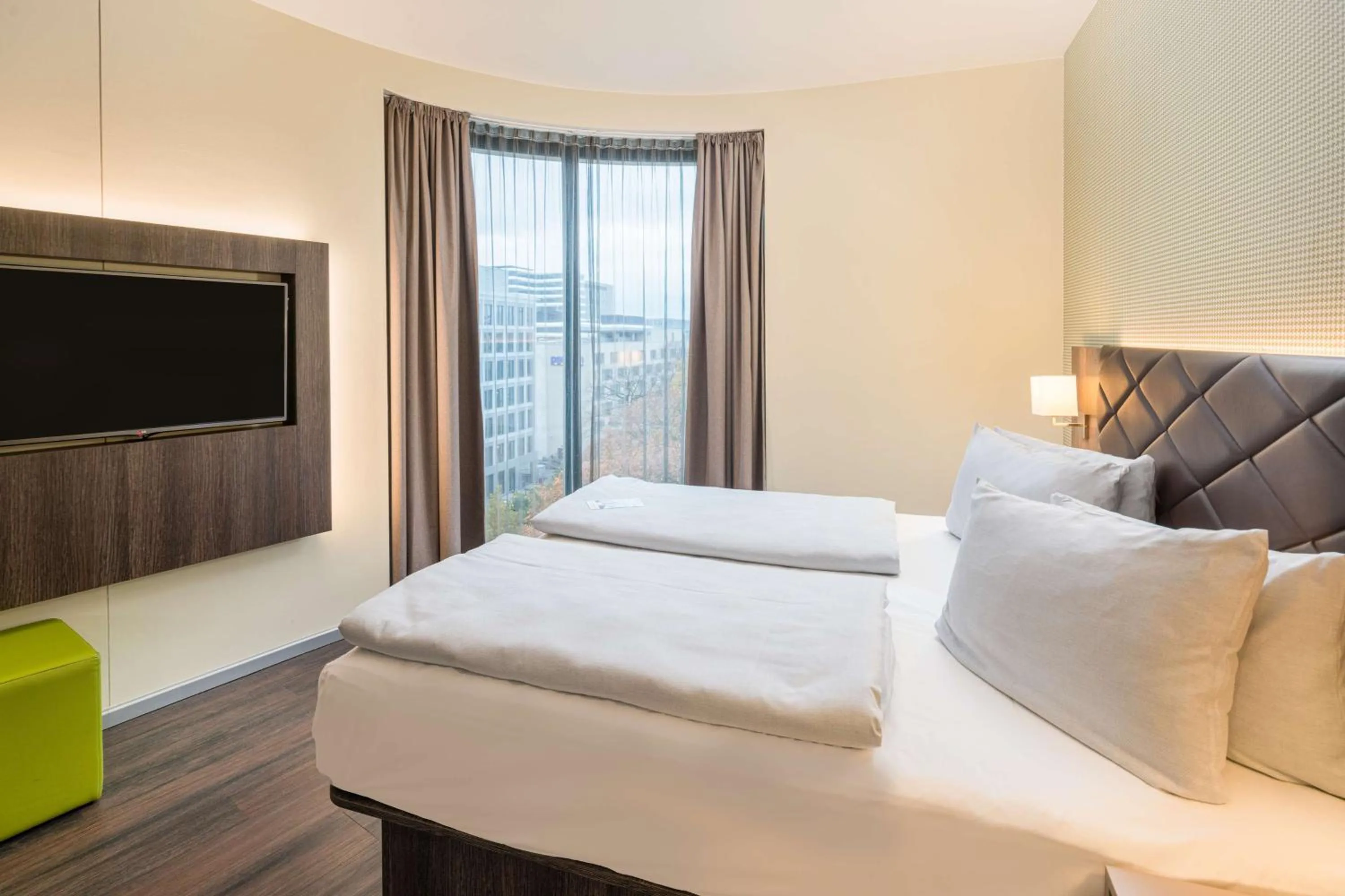 Bedroom, Bed in Best Western Hotel Airport Frankfurt