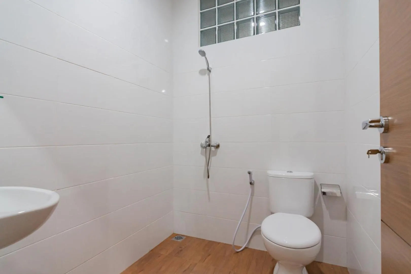 Bathroom in Hotel Sukahaji Street Bandung Redpartner