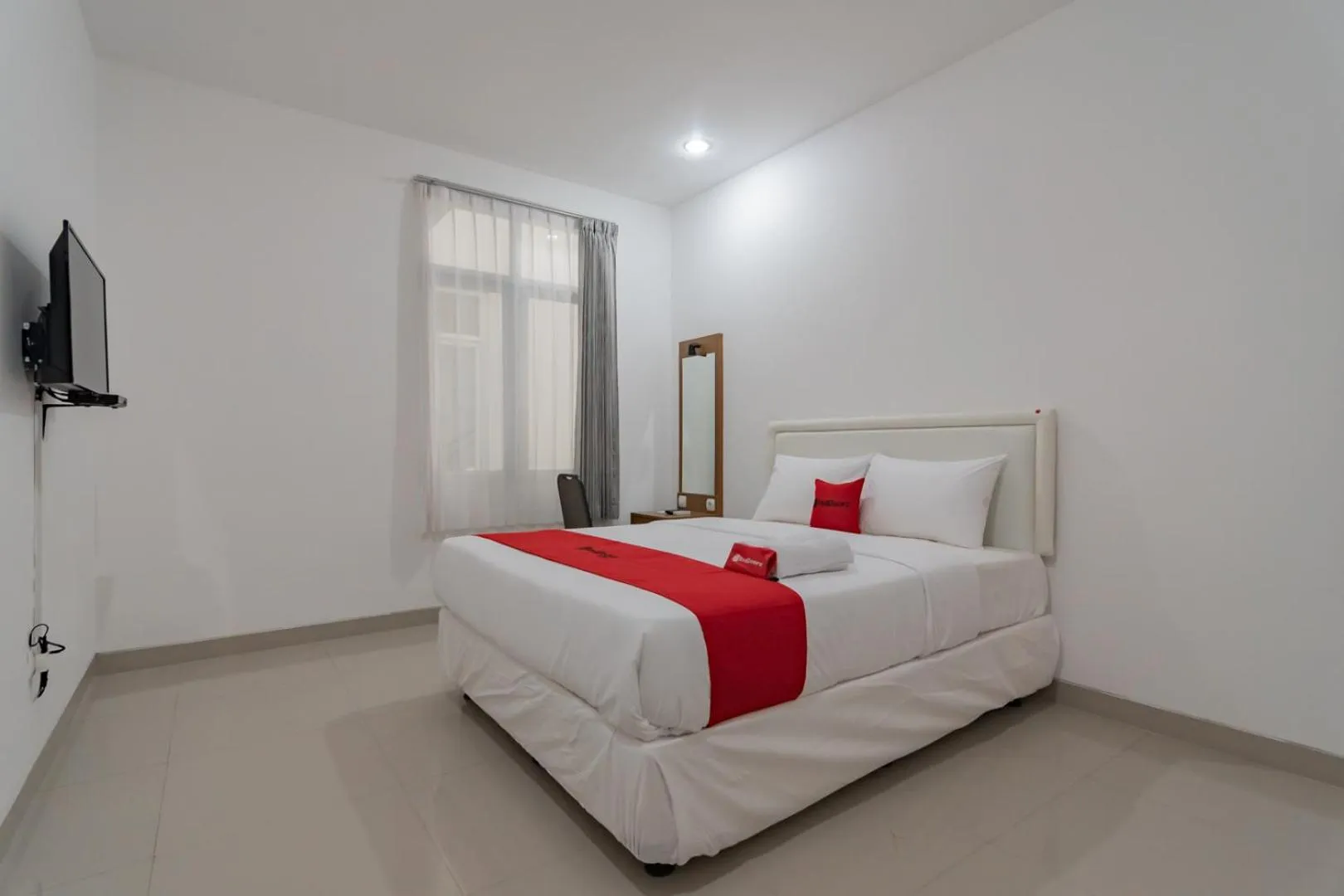 Bed in Hotel Sukahaji Street Bandung Redpartner